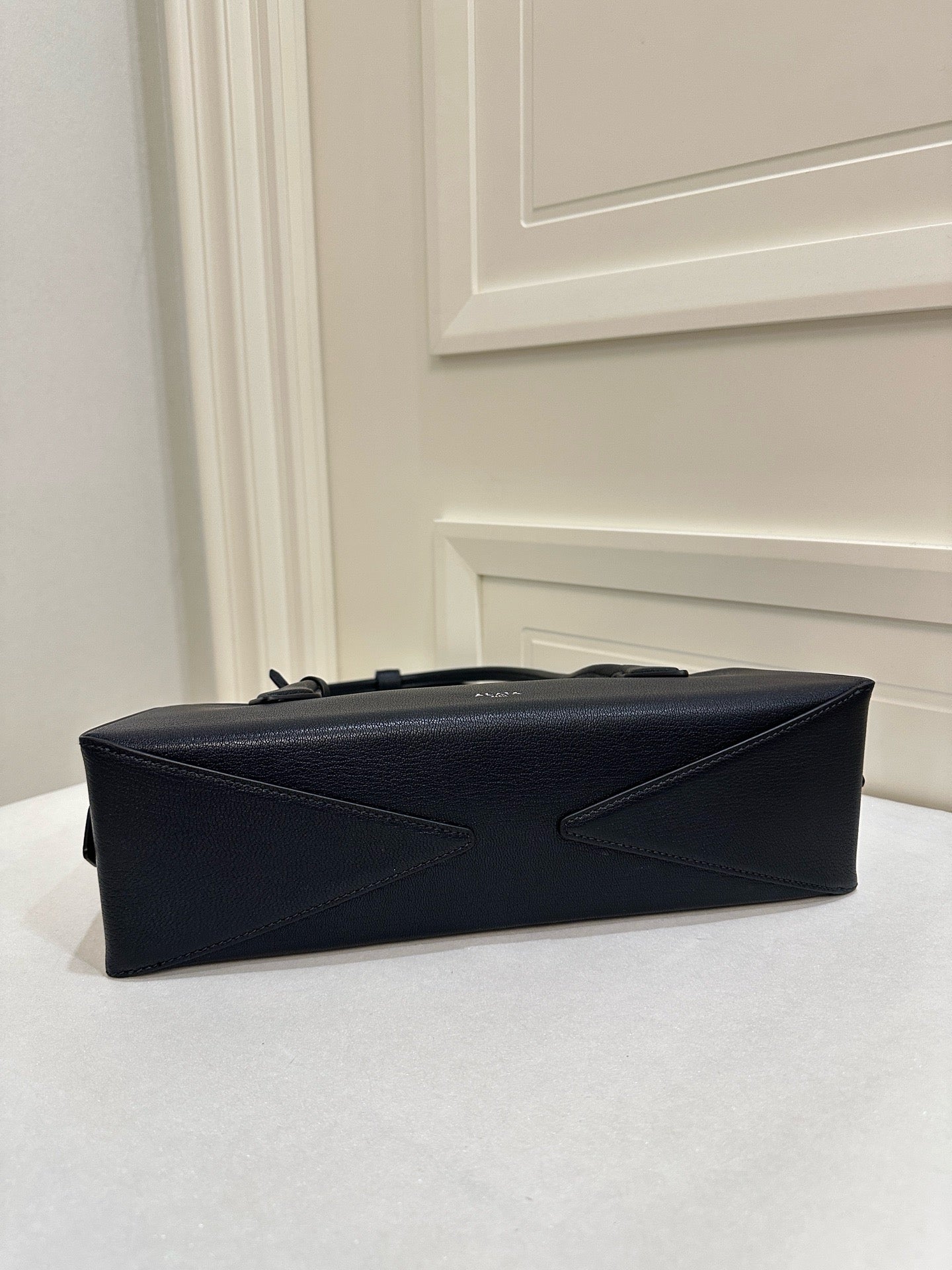 알라이아 LE TECKEL 미디엄 백