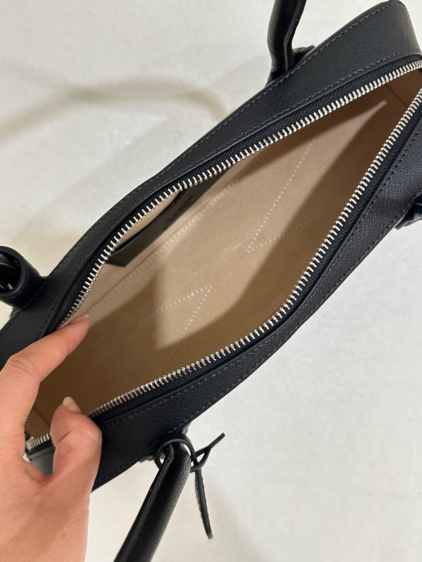 알라이아 LE TECKEL 미디엄 백