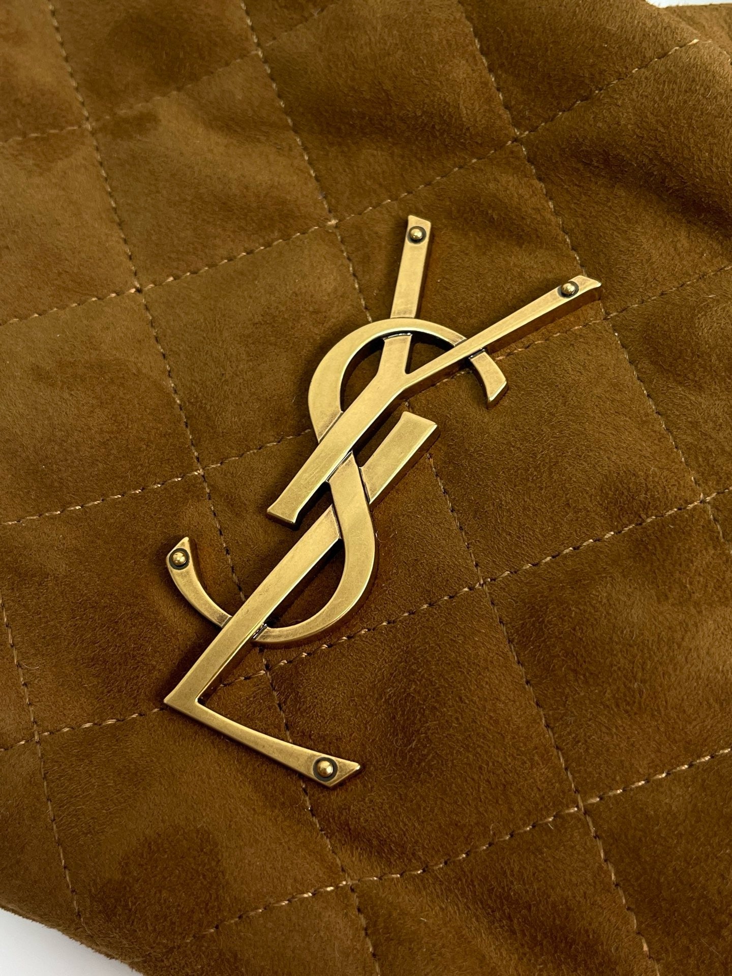 생로랑 ICARINO 이카리노 퀼팅 스웨이드 토트백 카라멜 꼬냑