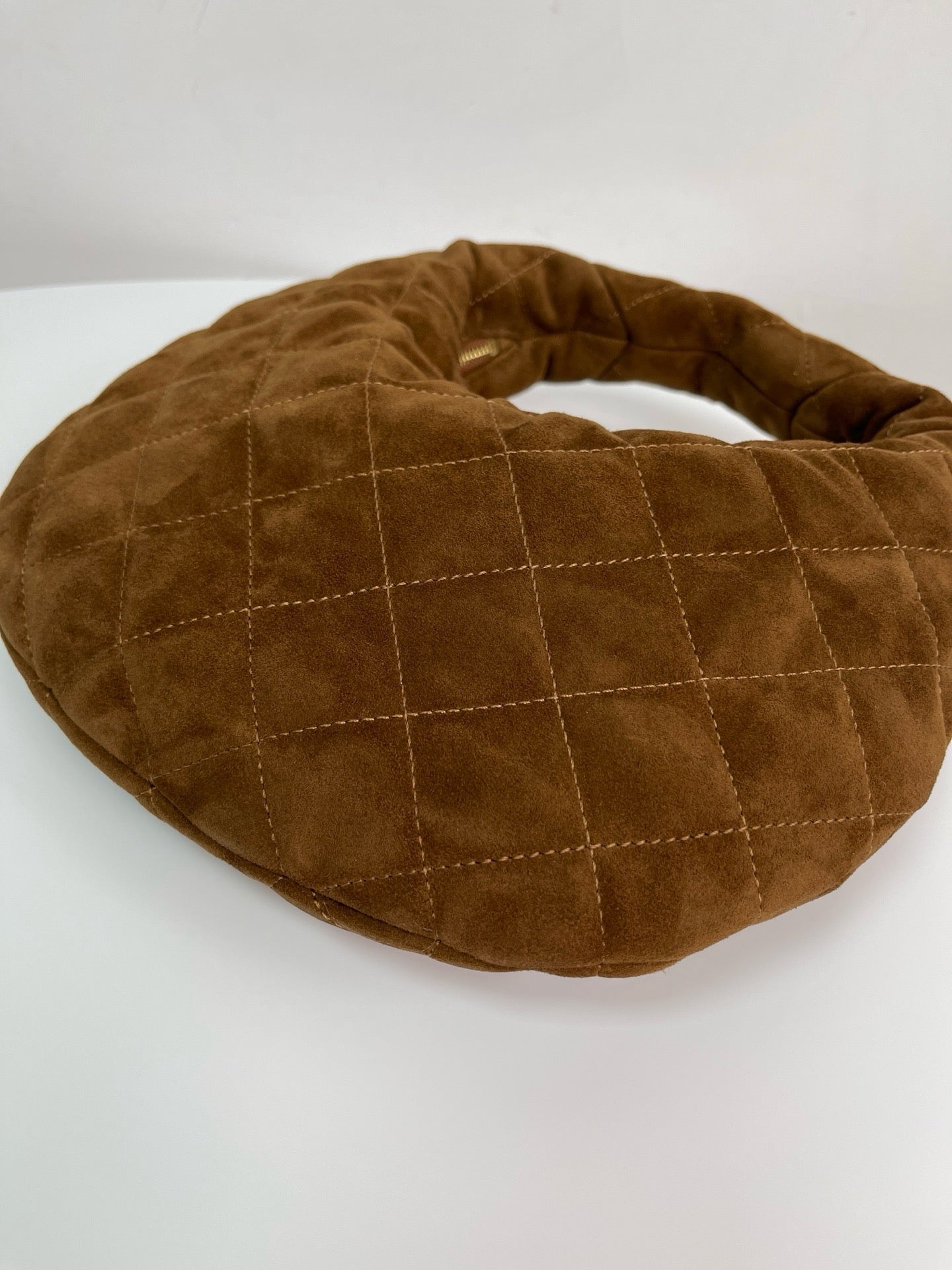 생로랑 ICARINO 이카리노 퀼팅 스웨이드 토트백 카라멜 꼬냑