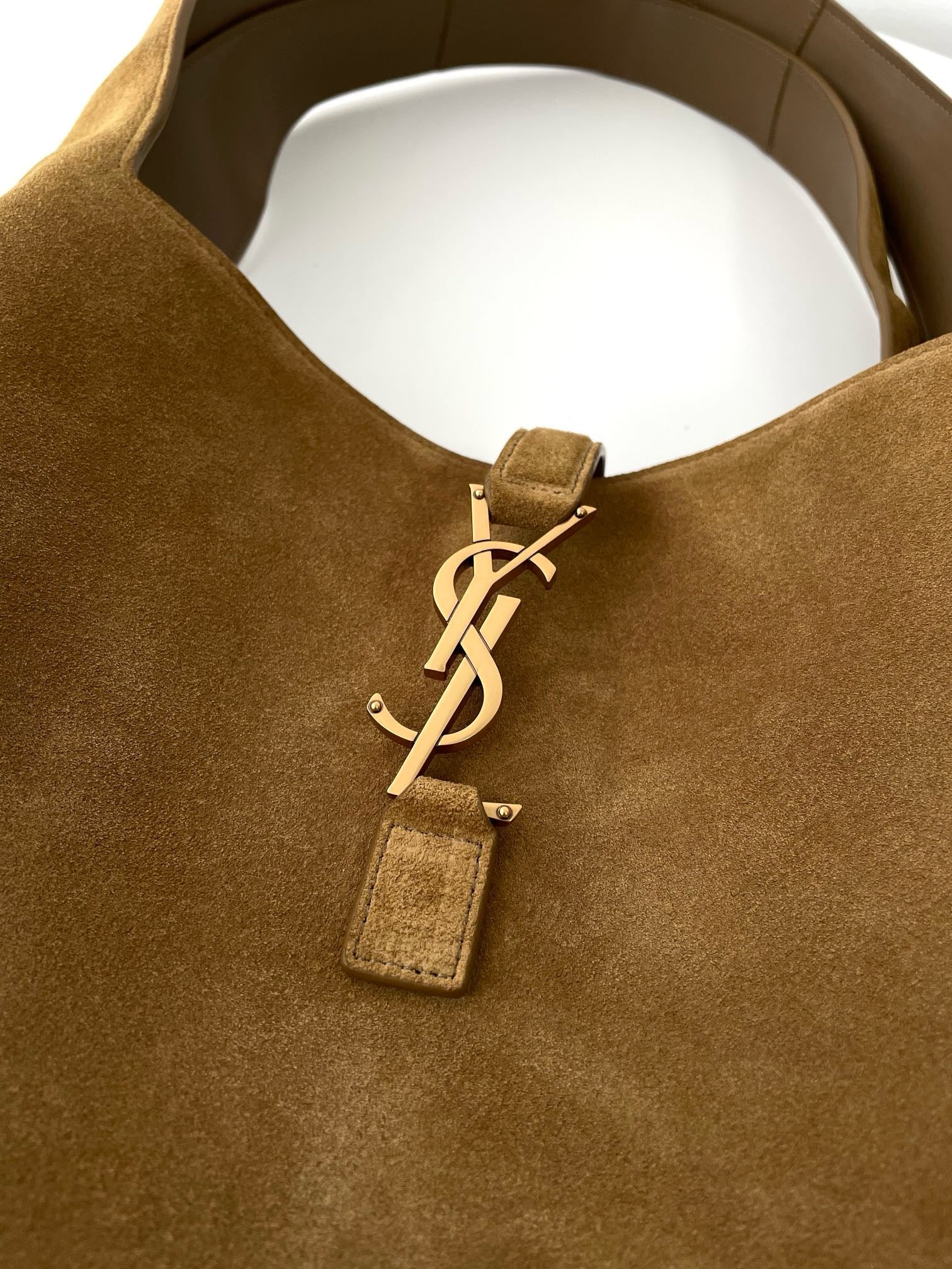 생로랑 LE5À7 BEA 토트백 스웨이드