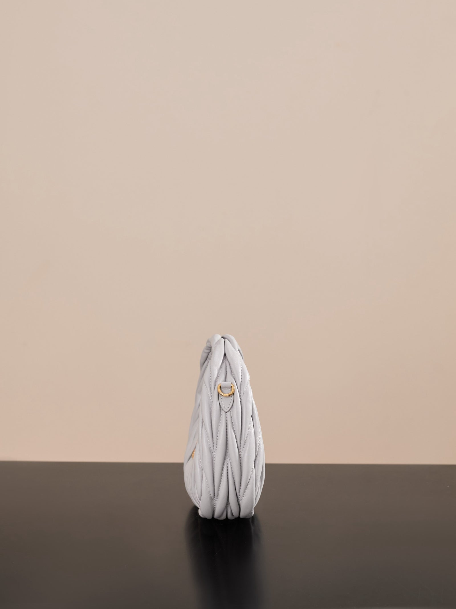 미우미우 완더 마테라쎄 나파 가죽 호보 미니 백