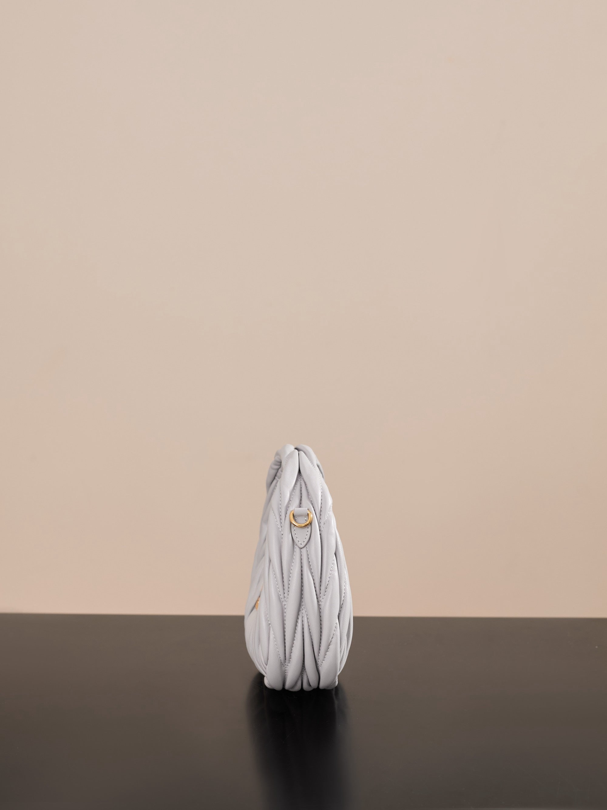 미우미우 완더 마테라쎄 나파 가죽 호보 미니 백