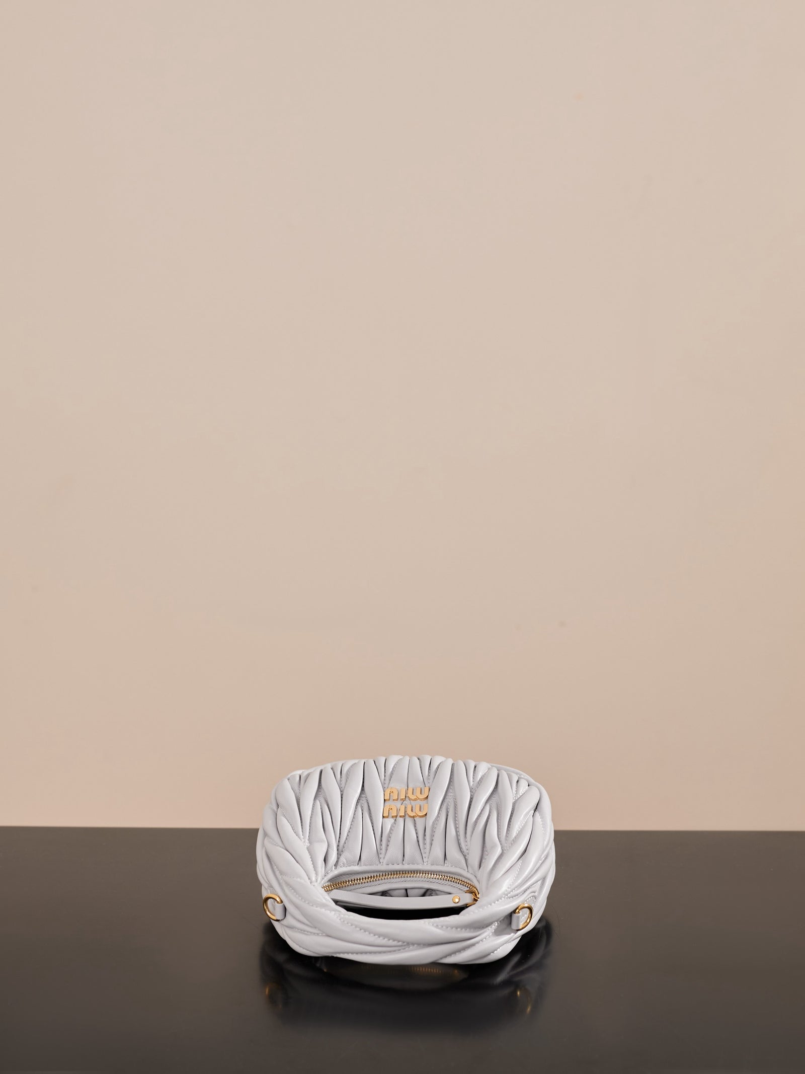 미우미우 완더 마테라쎄 나파 가죽 호보 미니 백