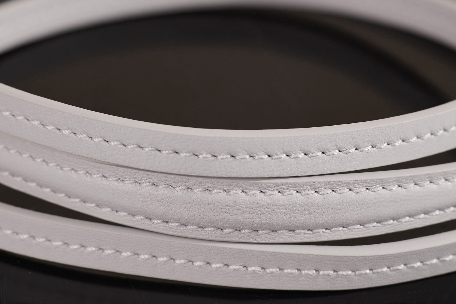 미우미우 완더 마테라쎄 나파 가죽 호보 미니 백