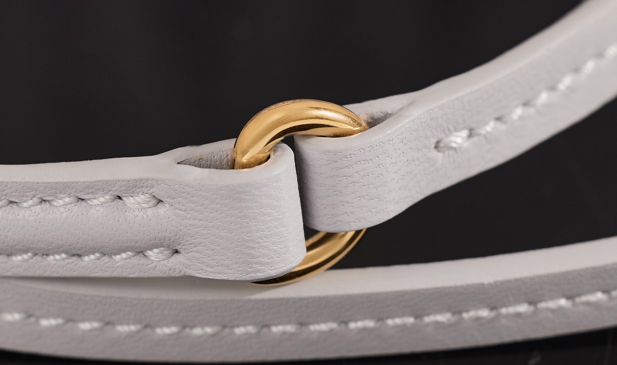 미우미우 완더 마테라쎄 나파 가죽 호보 미니 백