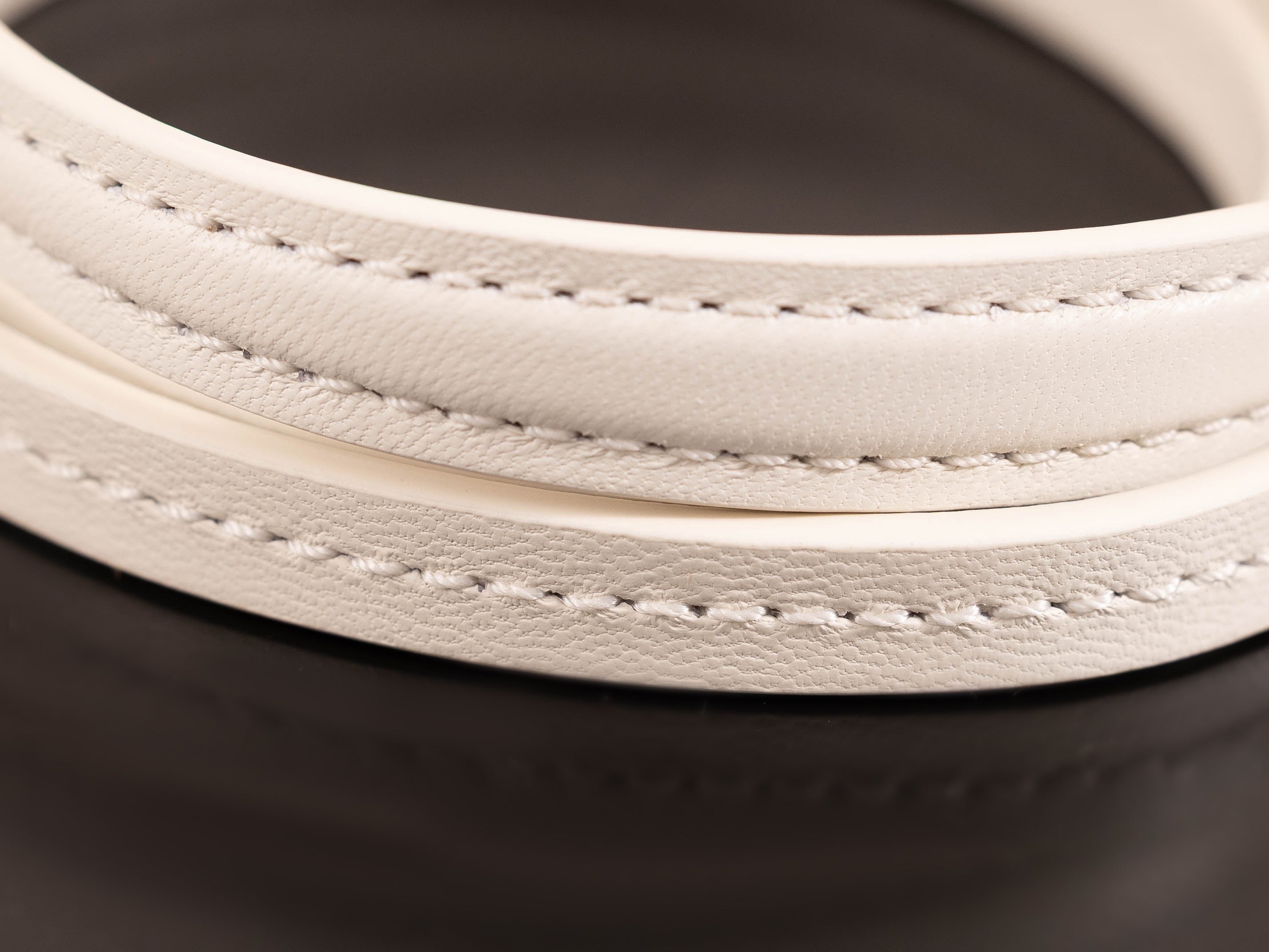 미우미우 완더 마테라쎄 나파 가죽 호보 미니 백