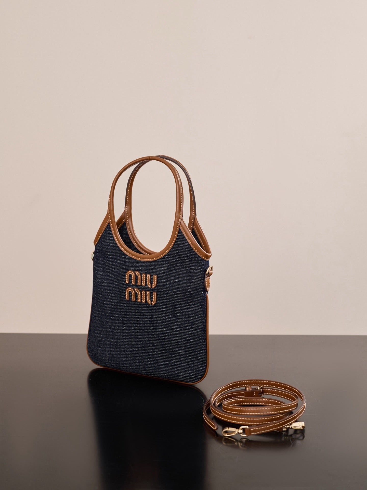 미우미우 아이비 데님 핸드백 블루 브랜디