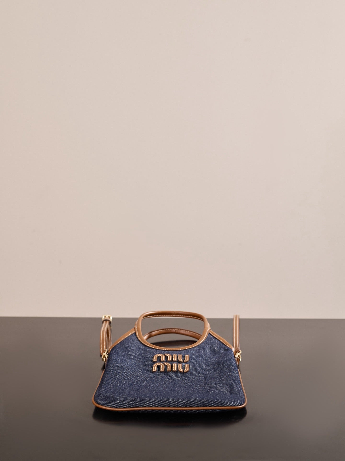 미우미우 아이비 데님 핸드백 블루 브랜디