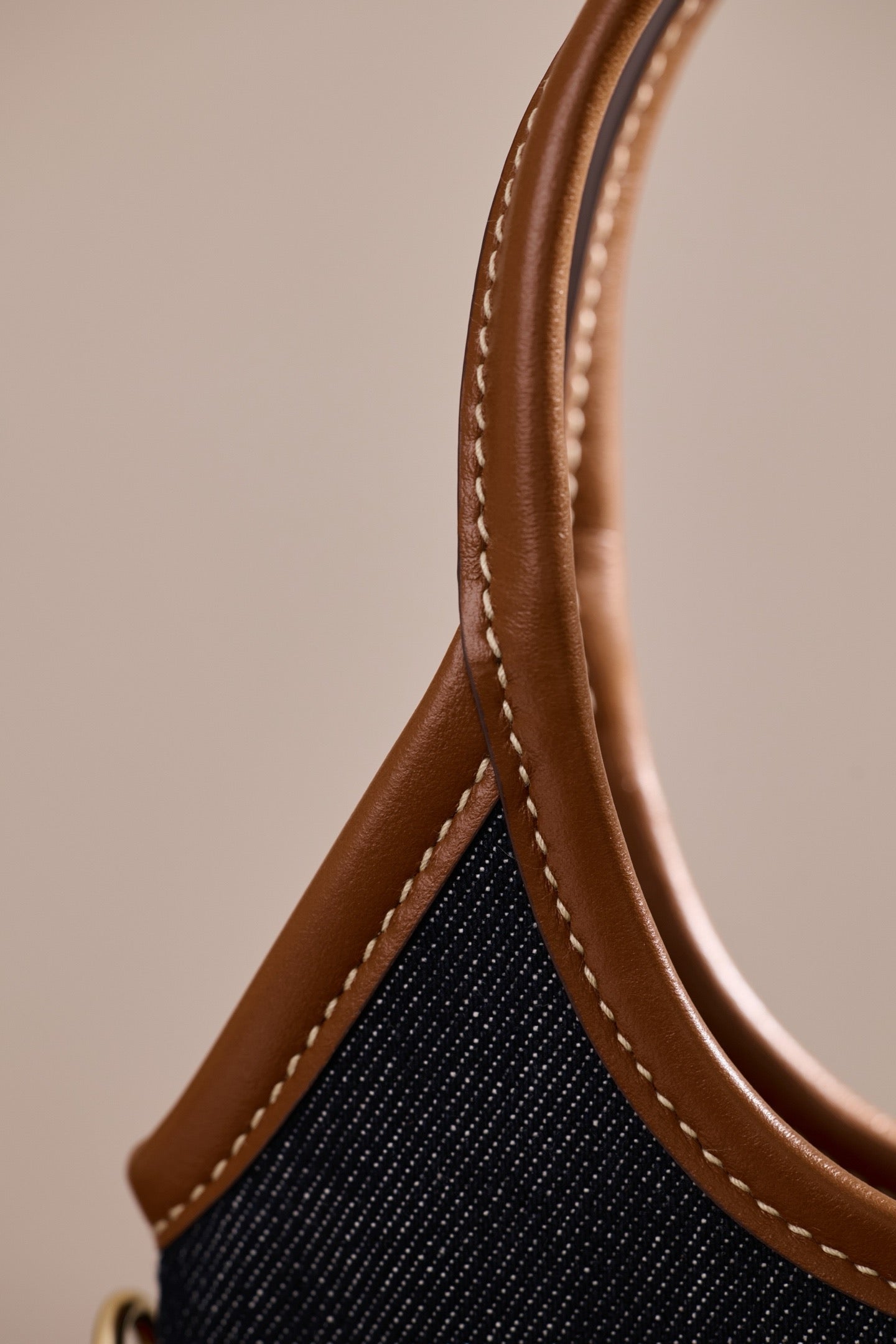 미우미우 아이비 데님 핸드백 블루 브랜디