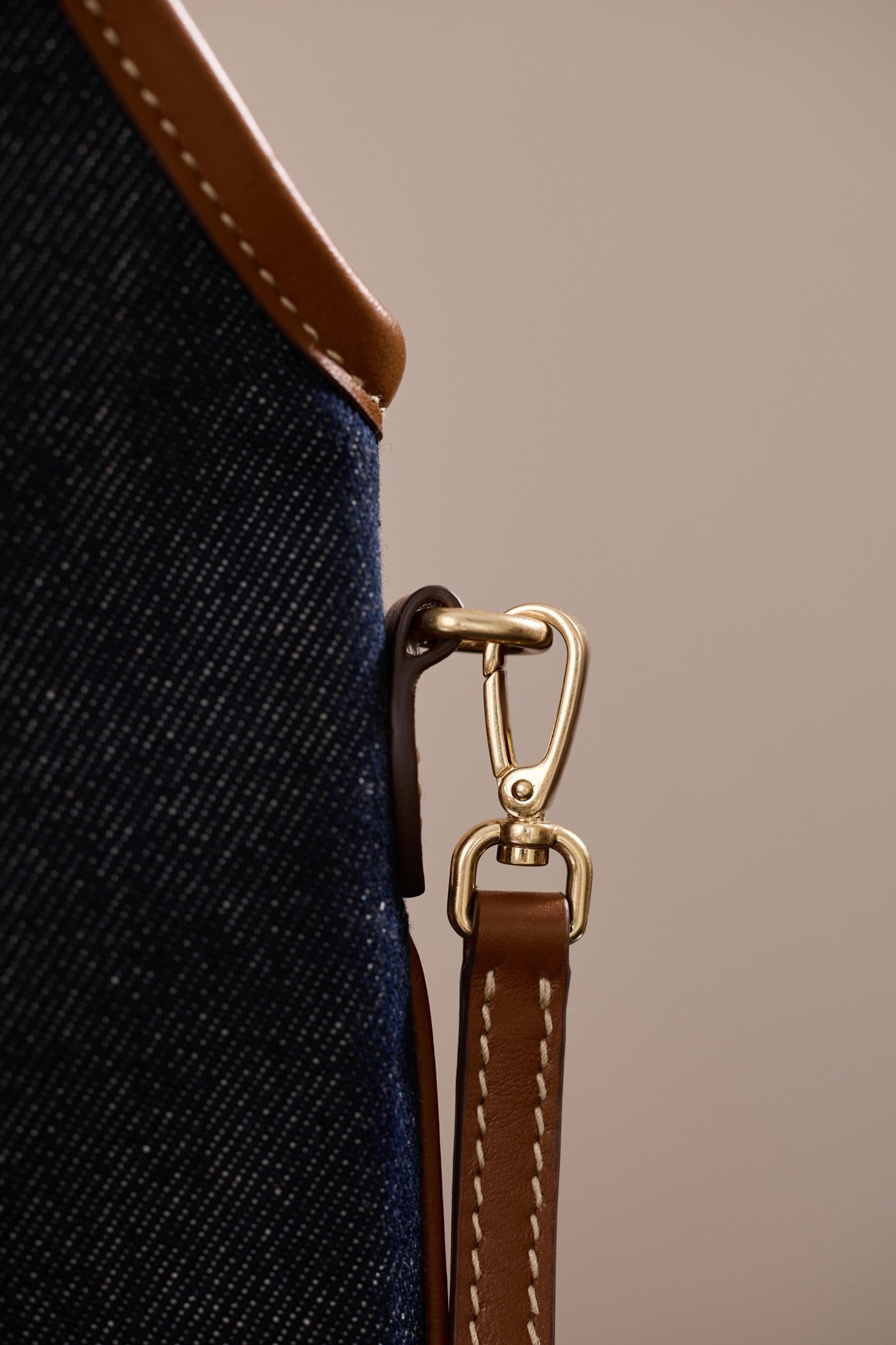 미우미우 아이비 데님 핸드백 블루 브랜디