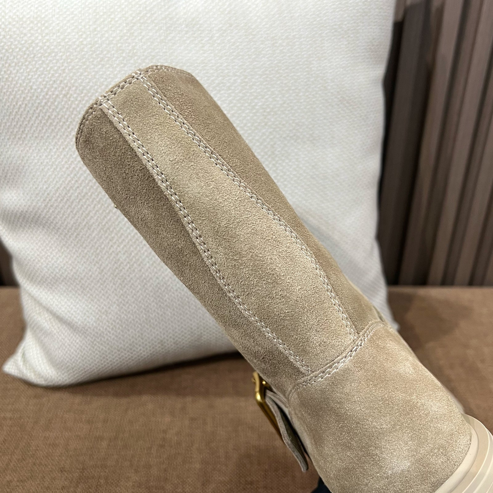 프라다 레더 부티 블랙