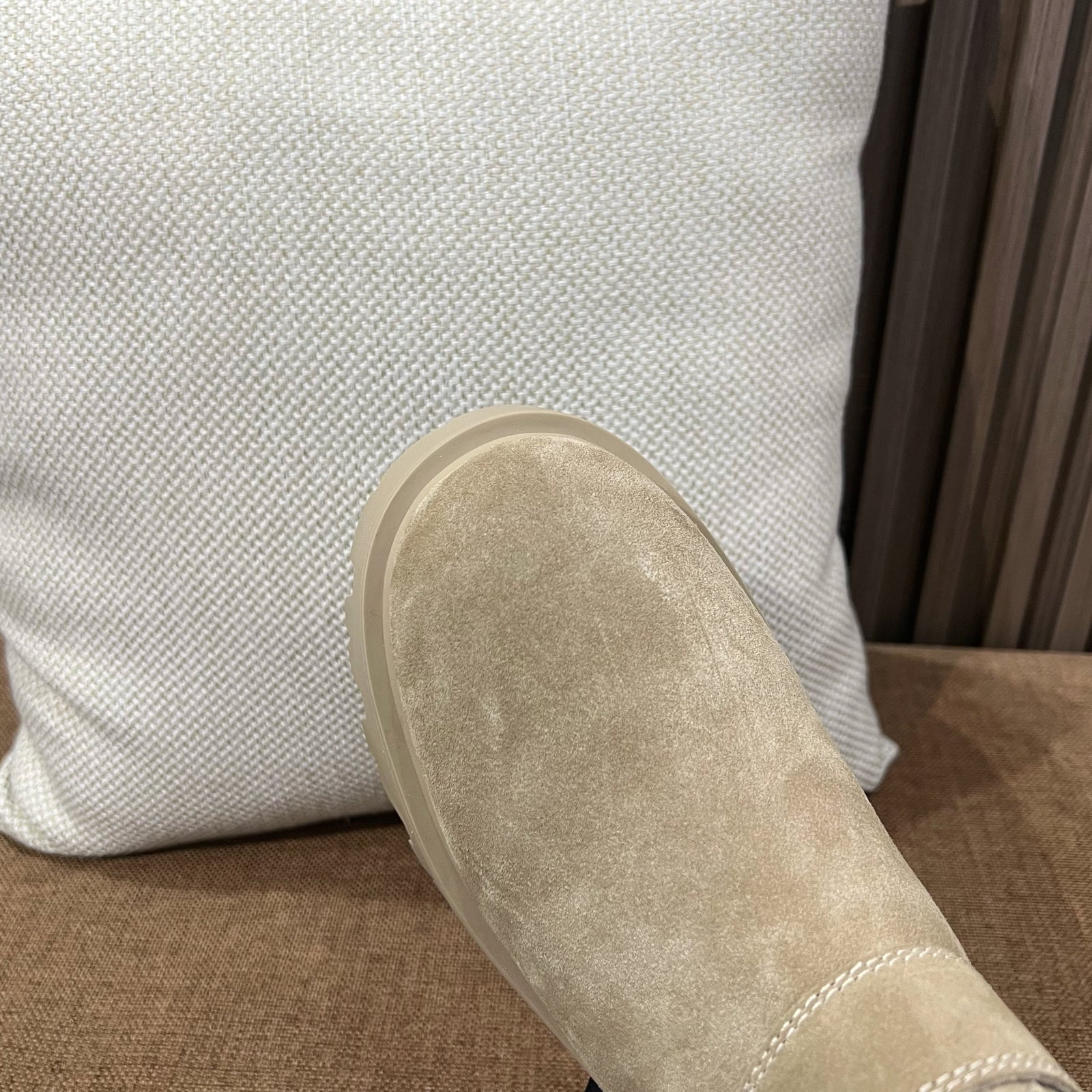 프라다 레더 부티 블랙