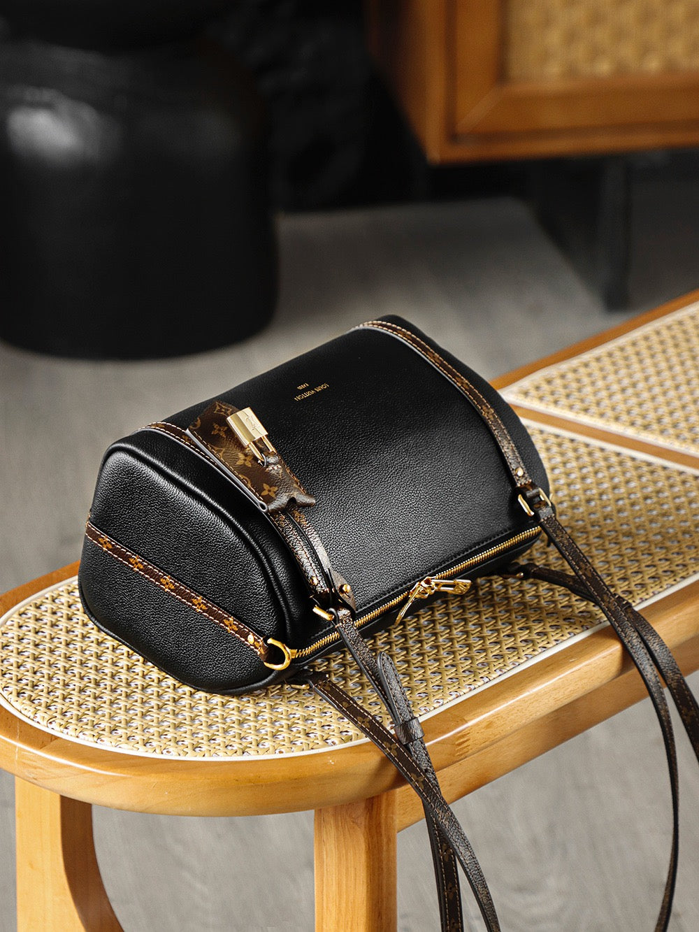 루이비통 익스프레스백 PM