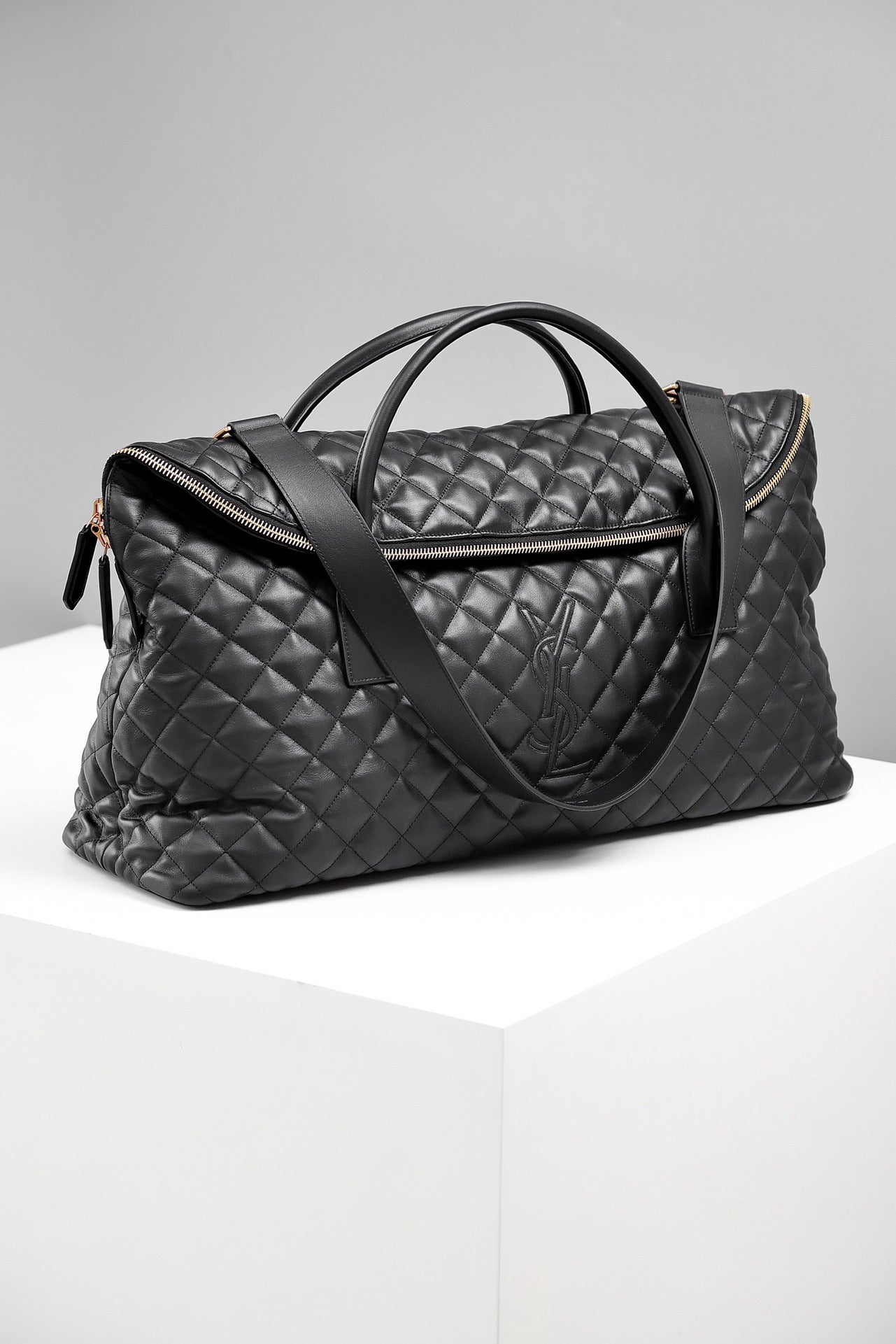 생로랑 퀼티드 레더 ES 자이언트 트래블백 블랙