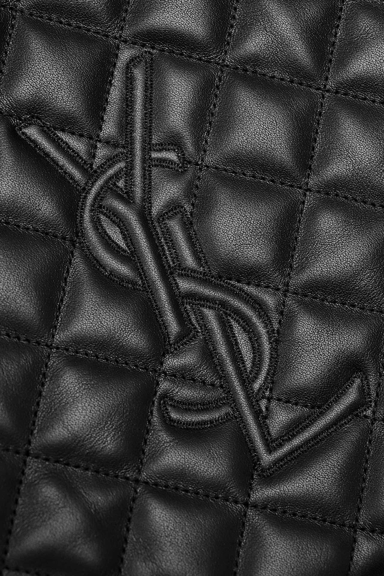 생로랑 퀼티드 레더 ES 자이언트 트래블백 블랙