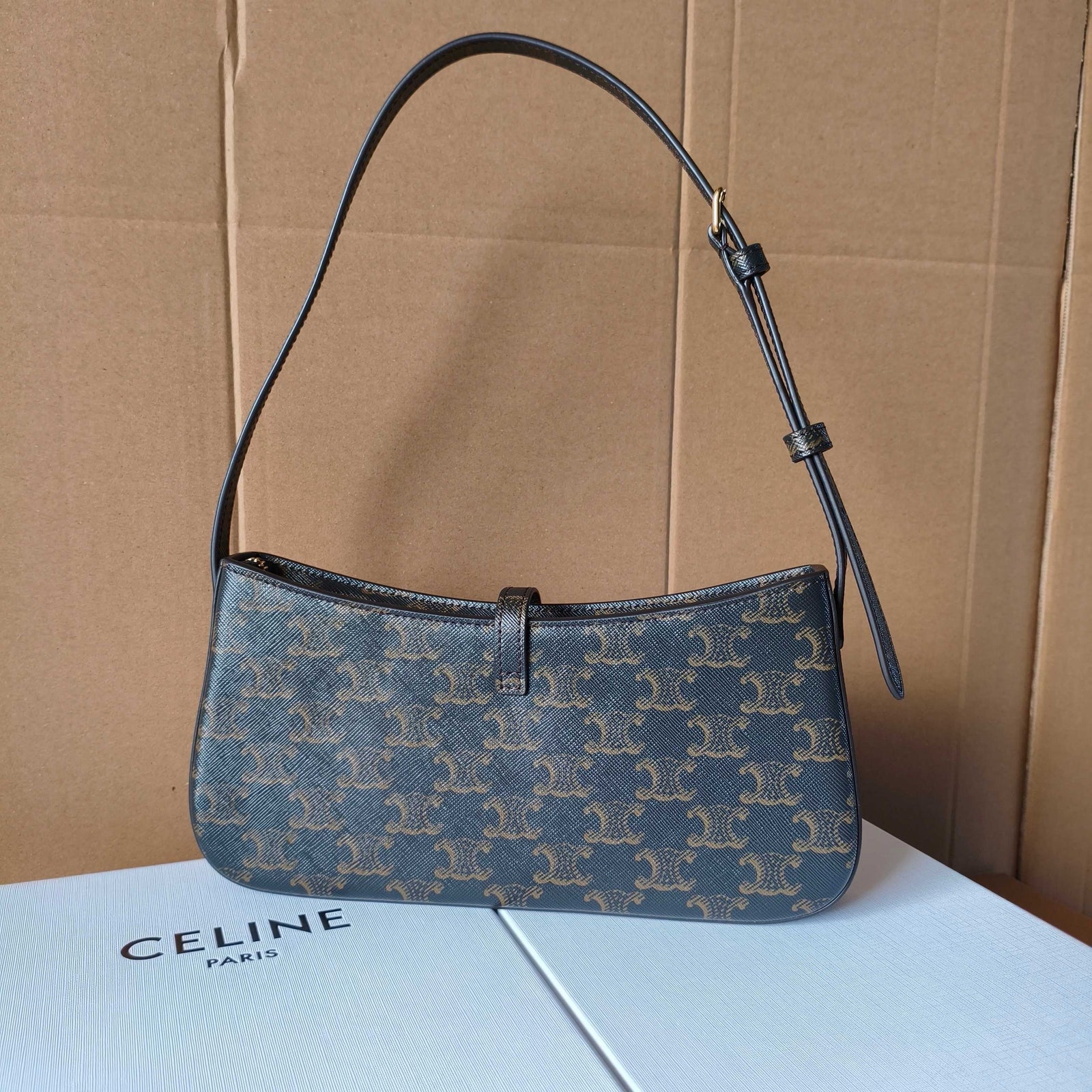 셀린느 티나 숄더백 트리옹프 캔버스 블랙