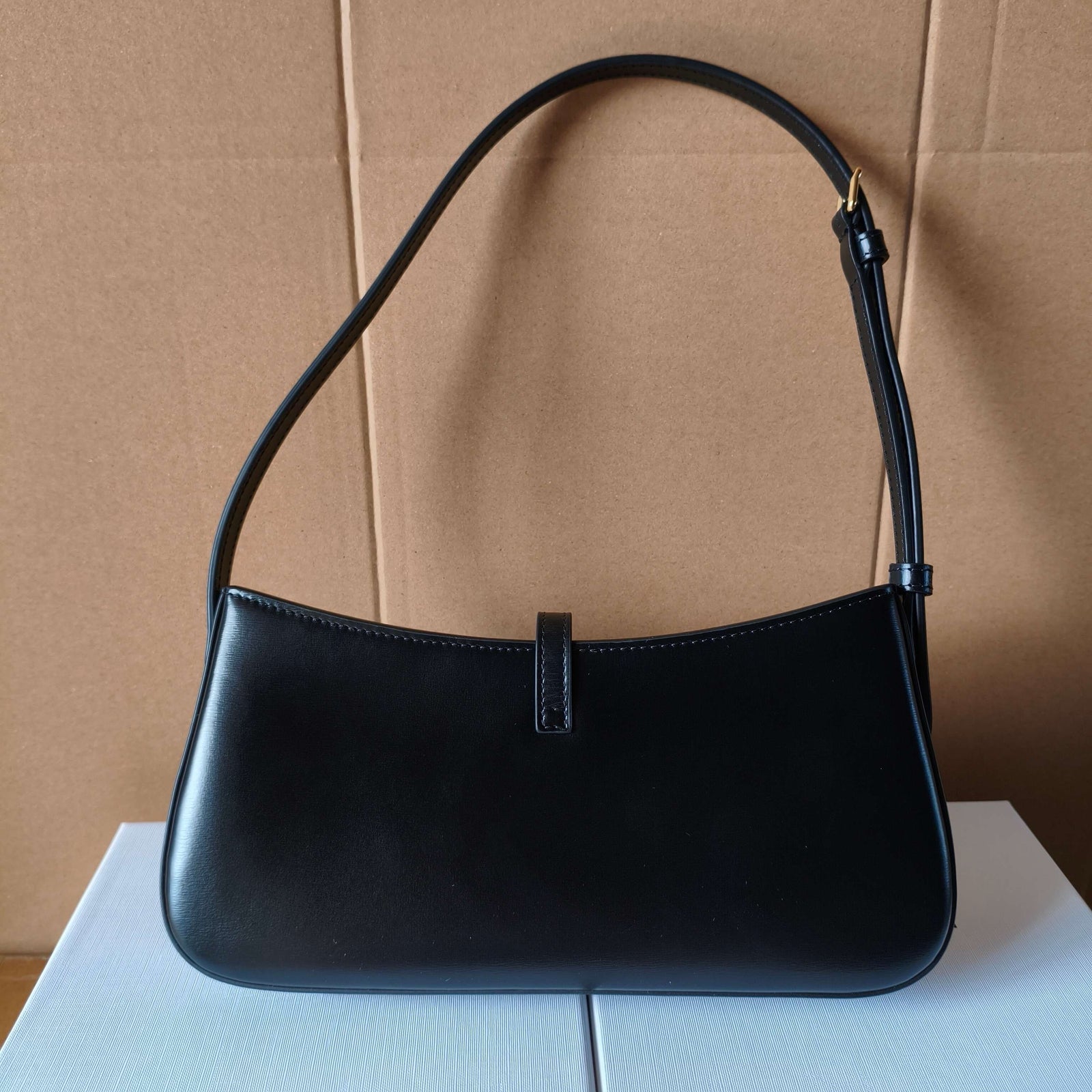 셀린느 티나 숄더백 트리옹프 캔버스 블랙