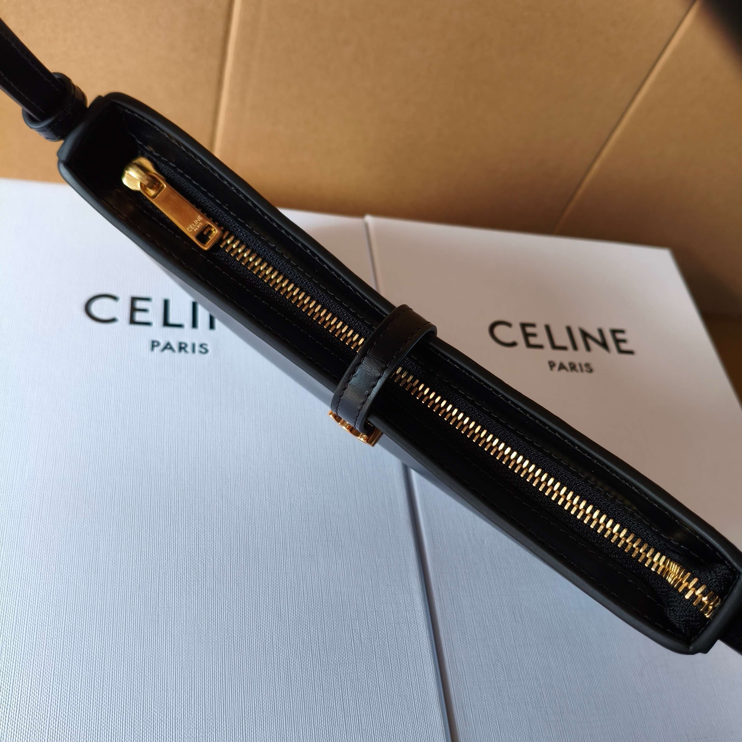 셀린느 티나 숄더백 트리옹프 캔버스 블랙