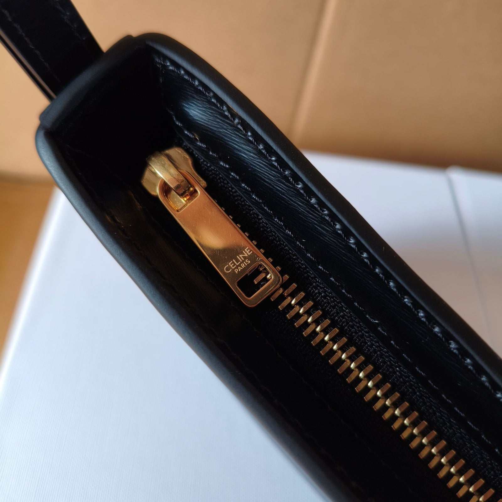 셀린느 티나 숄더백 트리옹프 캔버스 블랙