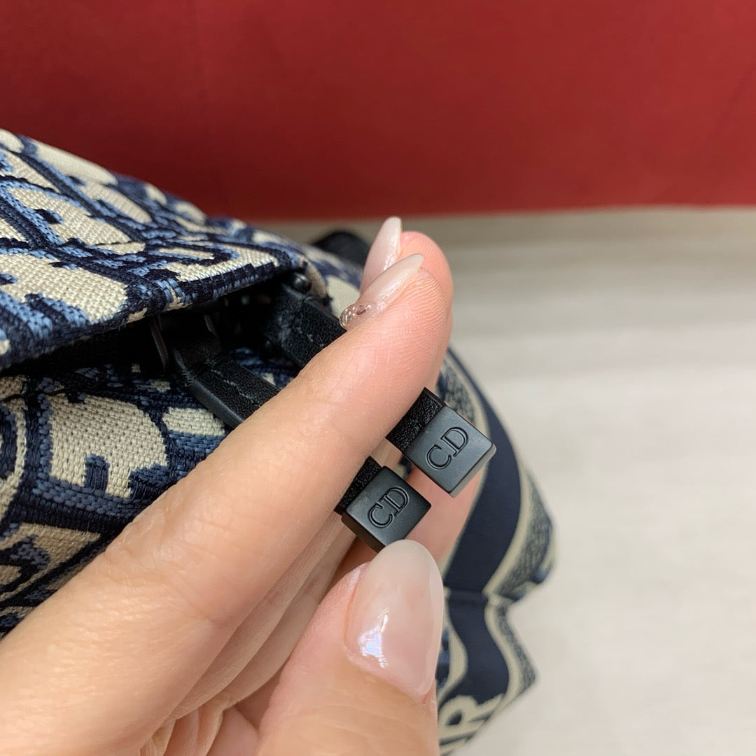 디올 트래블 백팩 블루 디올 오블리크 자카드