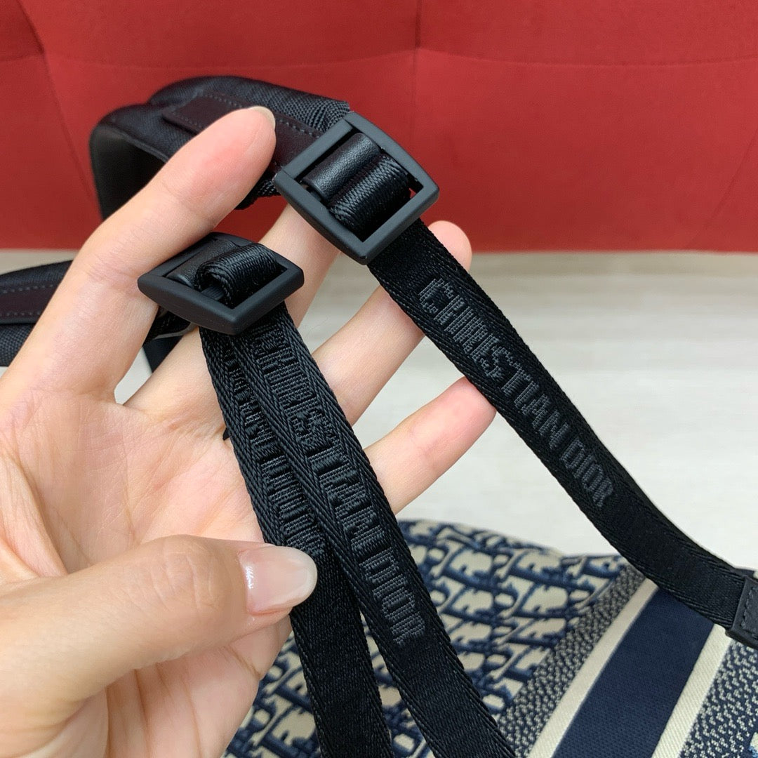 디올 트래블 백팩 블루 디올 오블리크 자카드