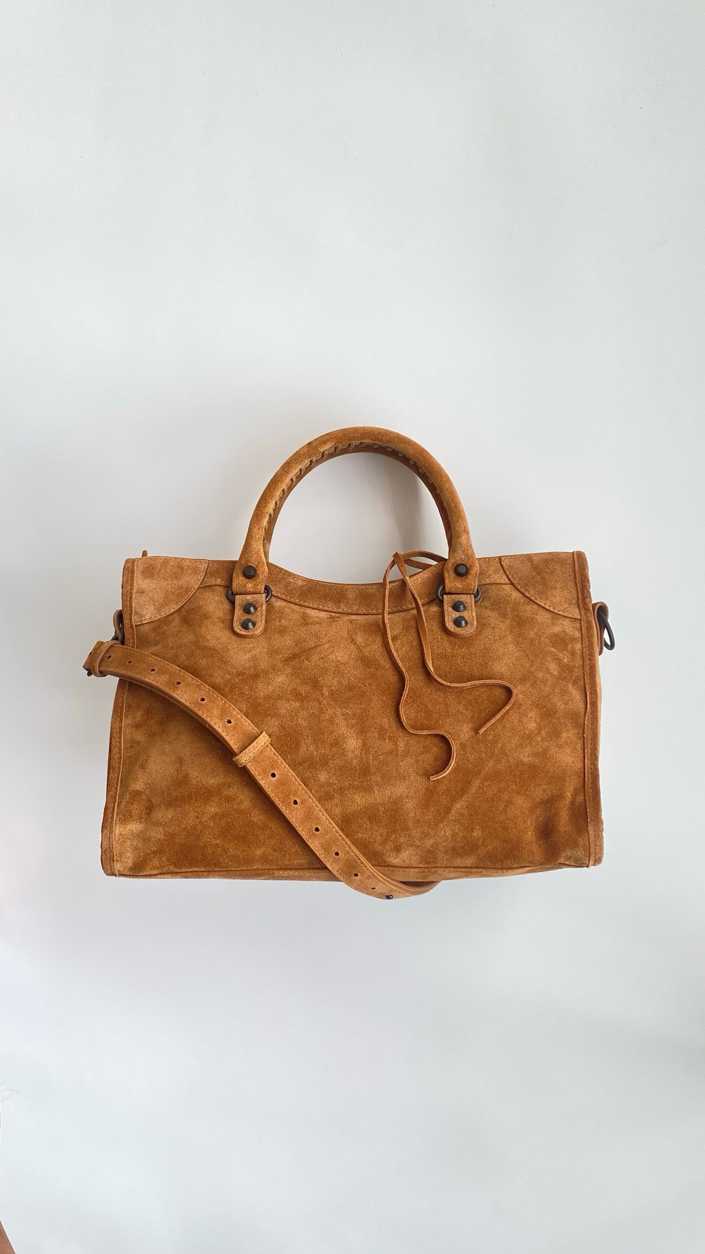 발렌시아가 여성 르 시티 백 미디움 스웨이드 카프스킨