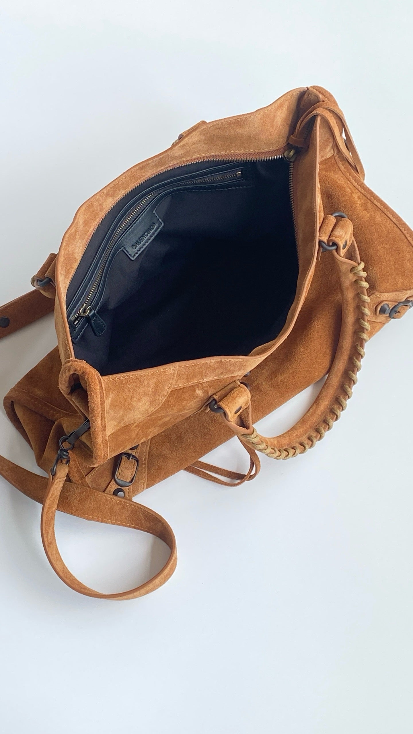 발렌시아가 여성 르 시티 백 미디움 스웨이드 카프스킨