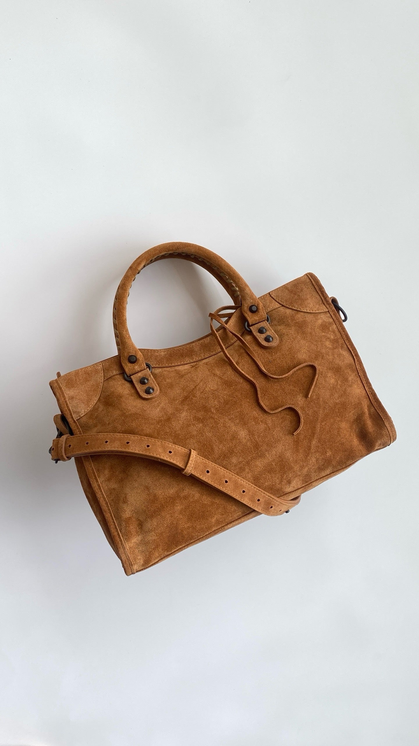 발렌시아가 여성 르 시티 백 미디움 스웨이드 카프스킨