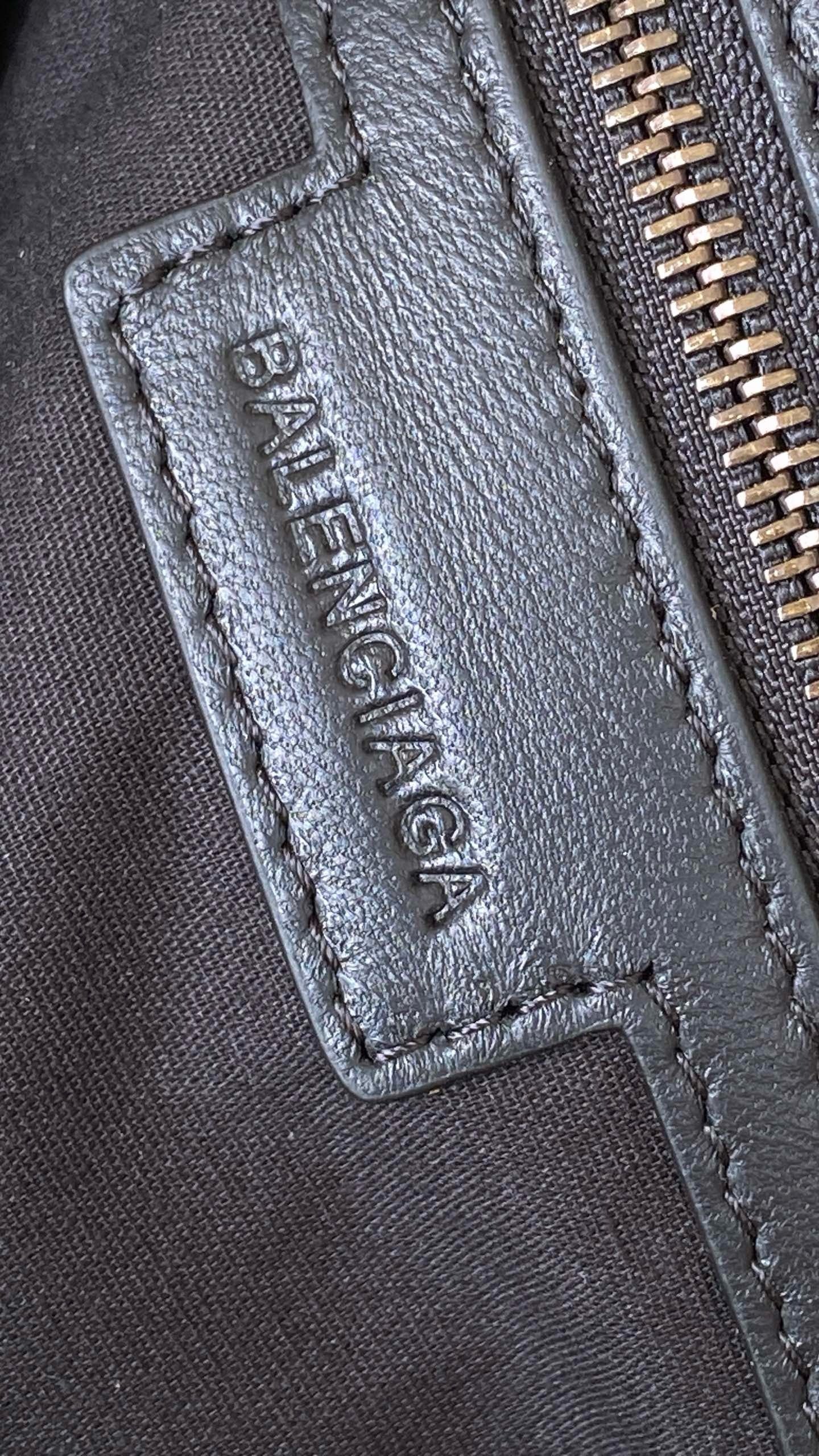 발렌시아가 여성 르 시티 백 미디움 스웨이드 카프스킨