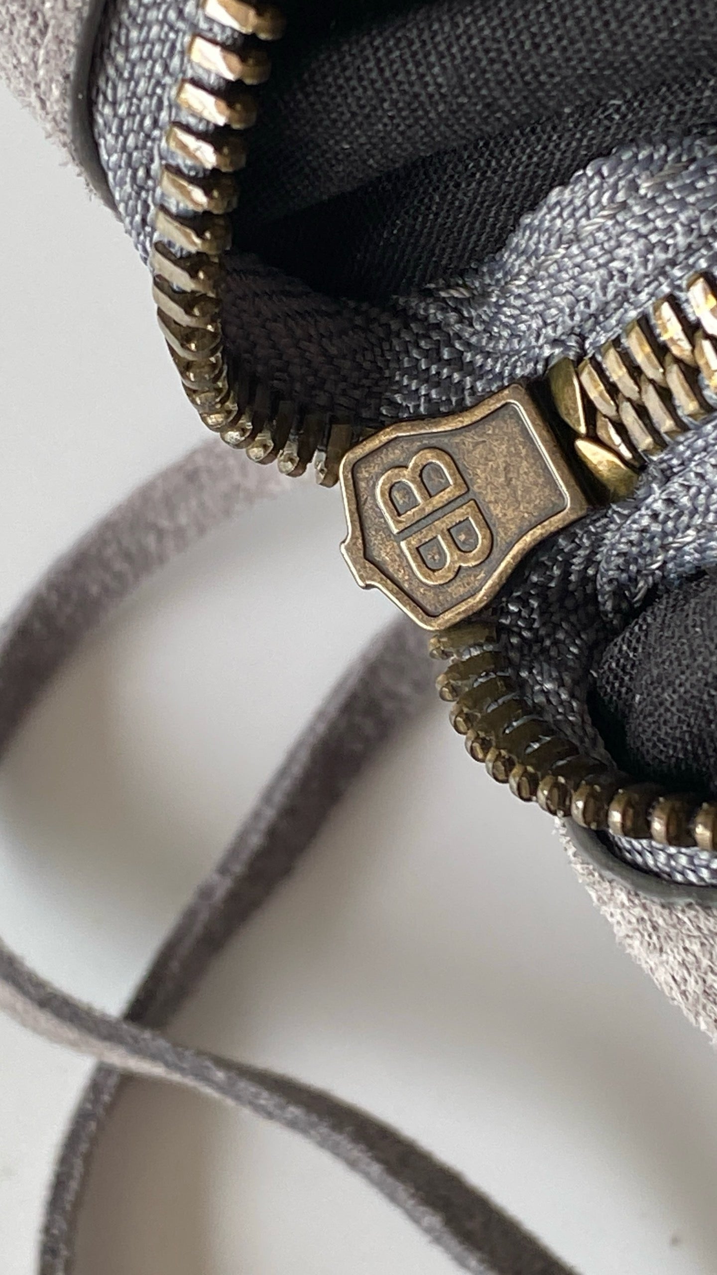 발렌시아가 여성 르 시티 백 미디움 스웨이드 카프스킨