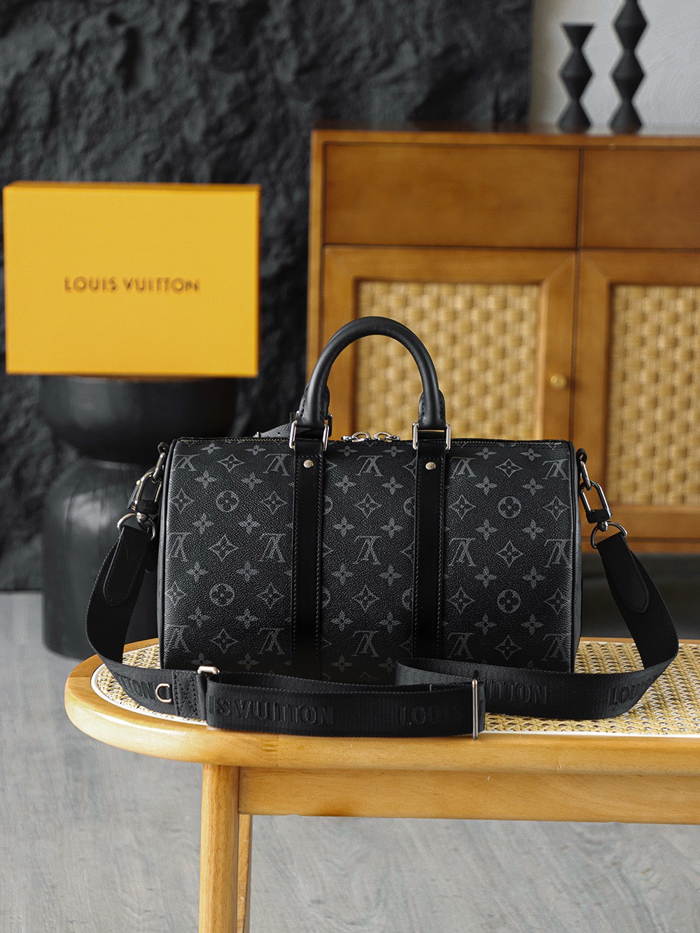 루이비통 키폴 반둘리에 이클립스 모노그램 35