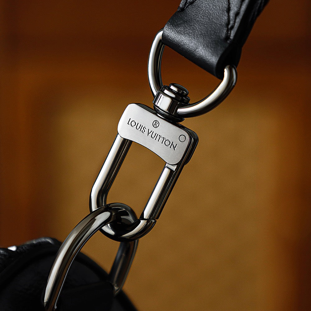 루이비통 키폴 반둘리에 이클립스 모노그램 35