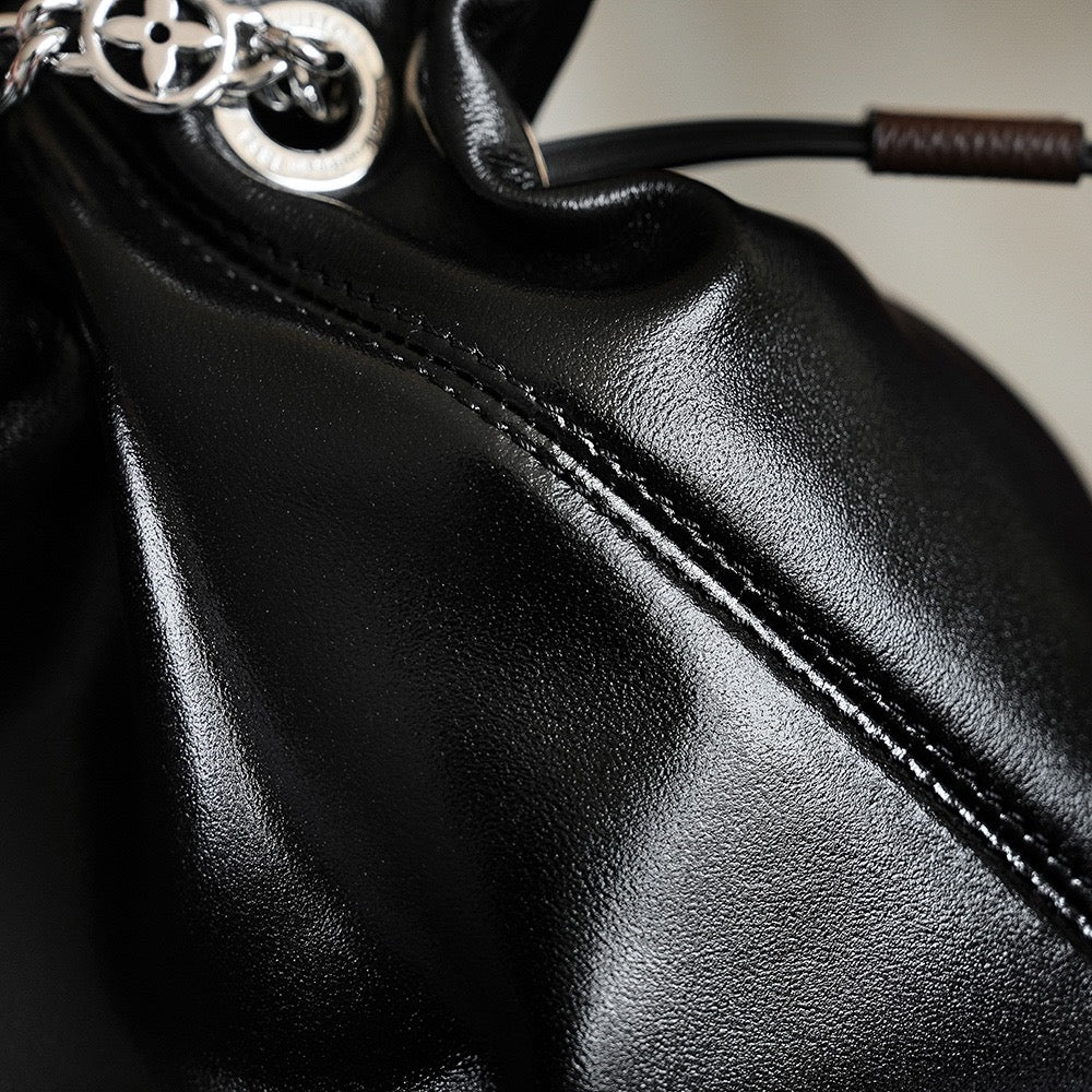 루이비통 오프 듀티 (Off Duty) 백팩 바이브