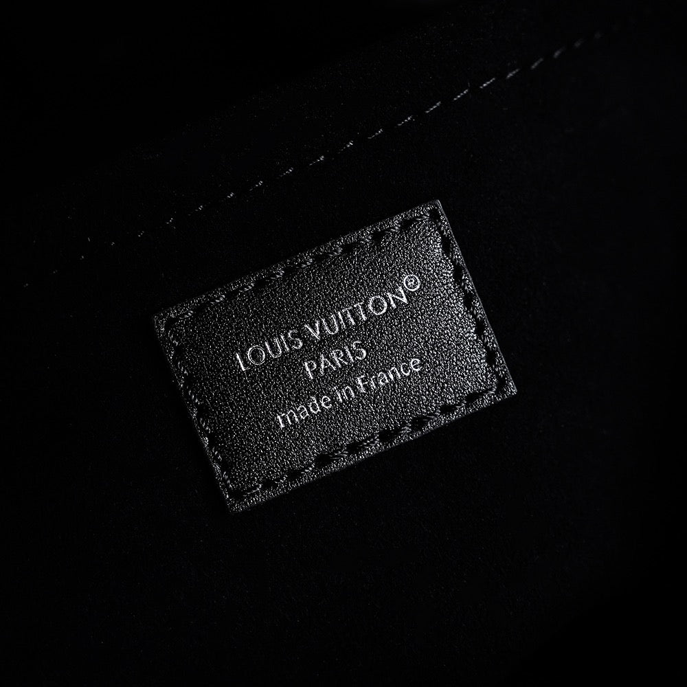 루이비통 오프 듀티 (Off Duty) 백팩 바이브