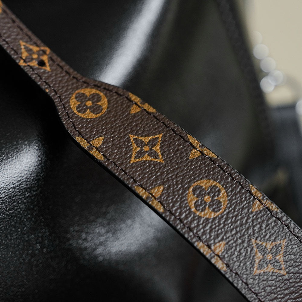 루이비통 오프 듀티 (Off Duty) 백팩 바이브 MM