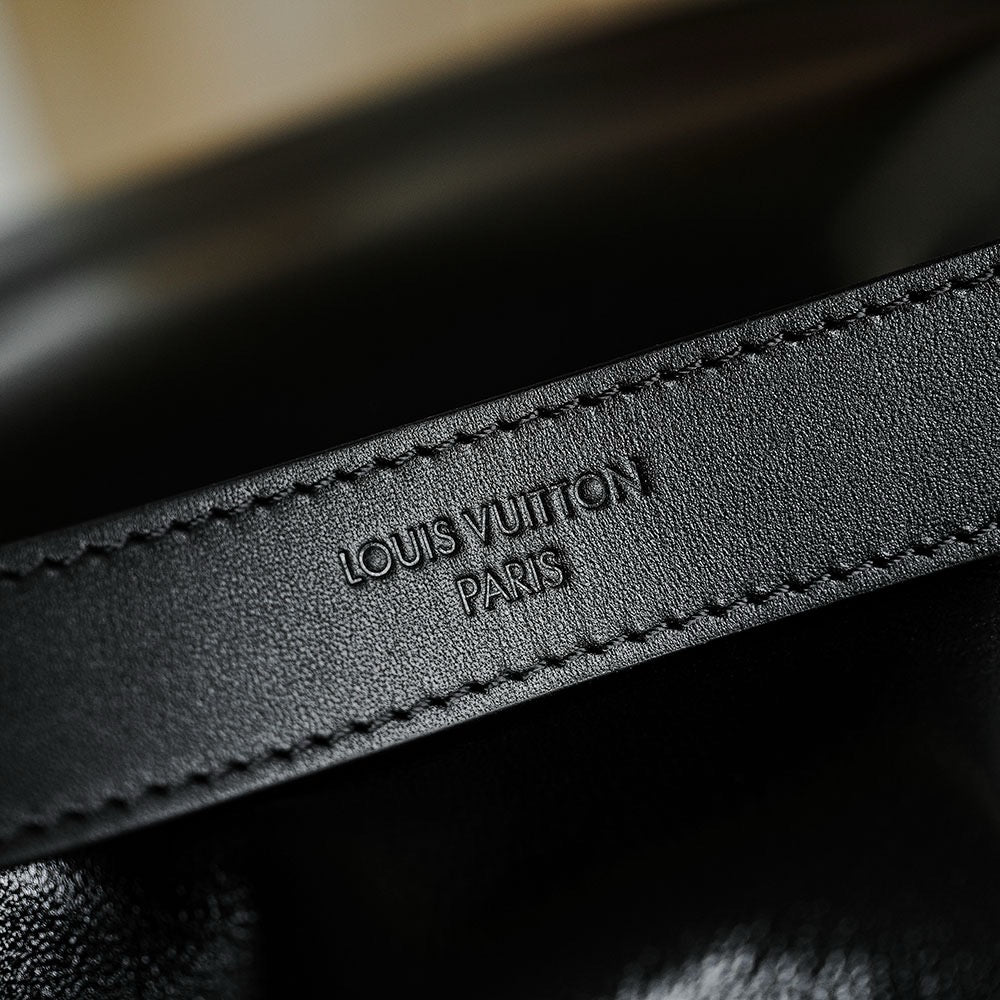 루이비통 오프 듀티 (Off Duty) 백팩 바이브 MM