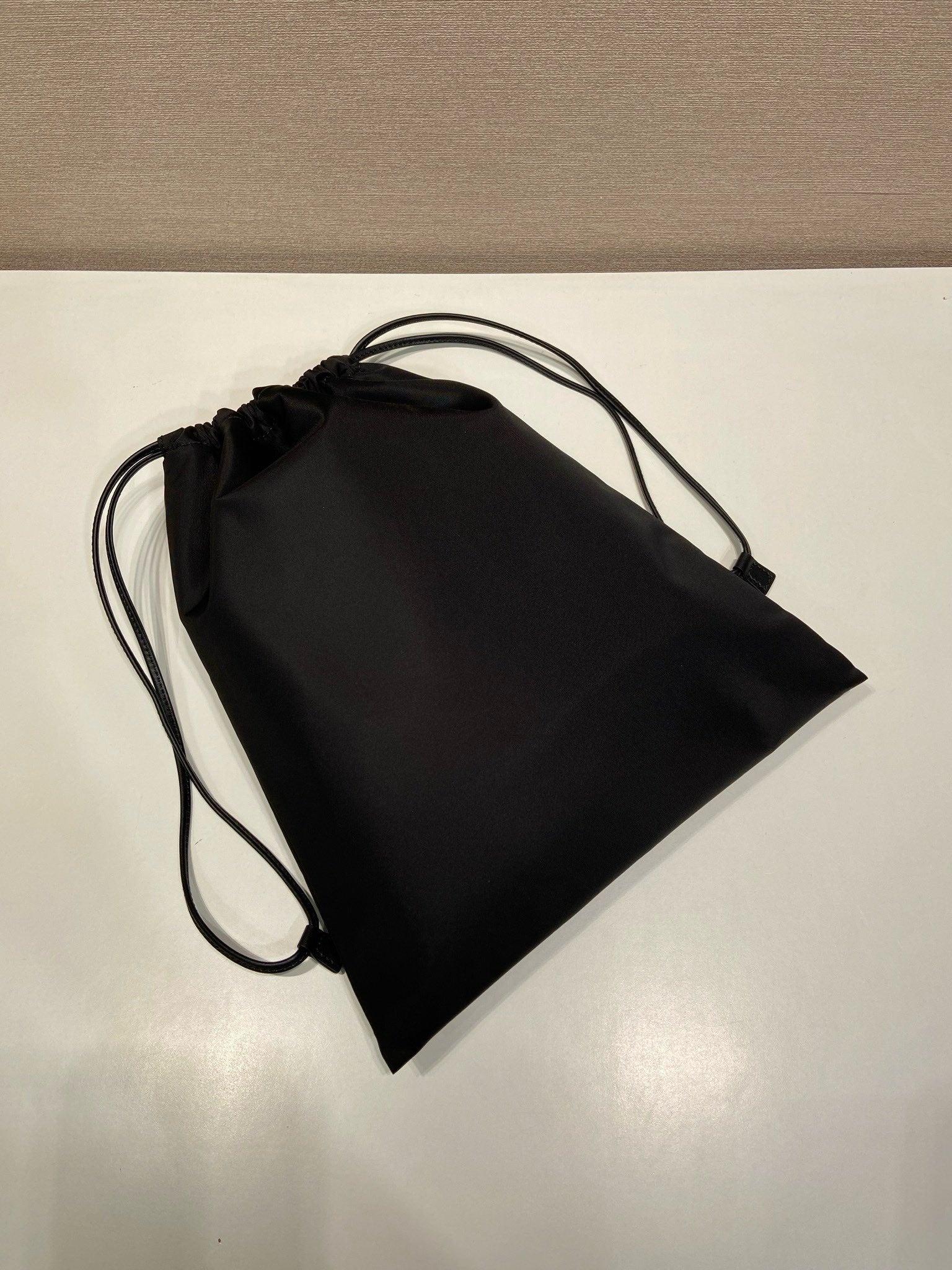 프라다 리나일론 파우치