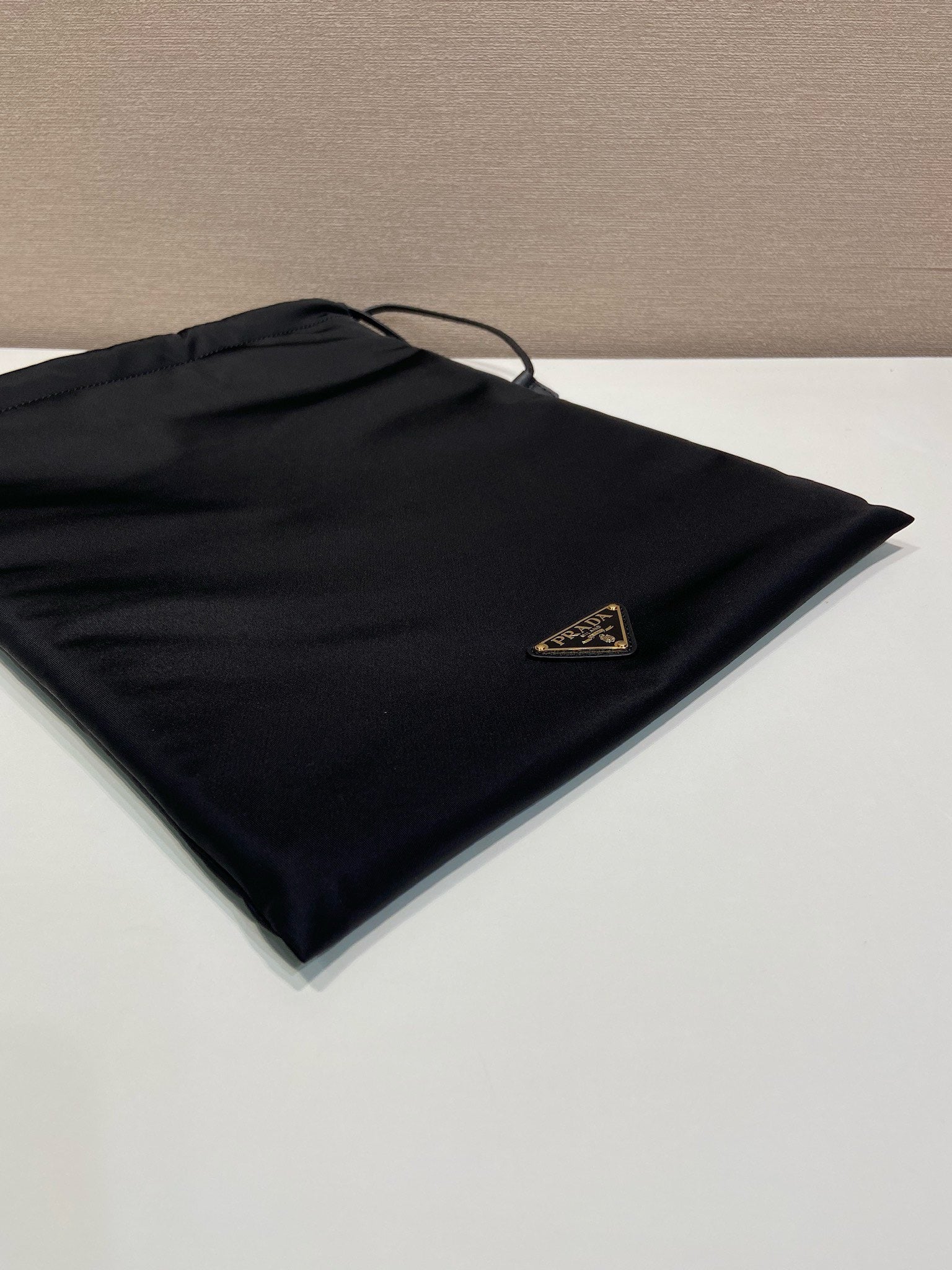 프라다 리나일론 파우치