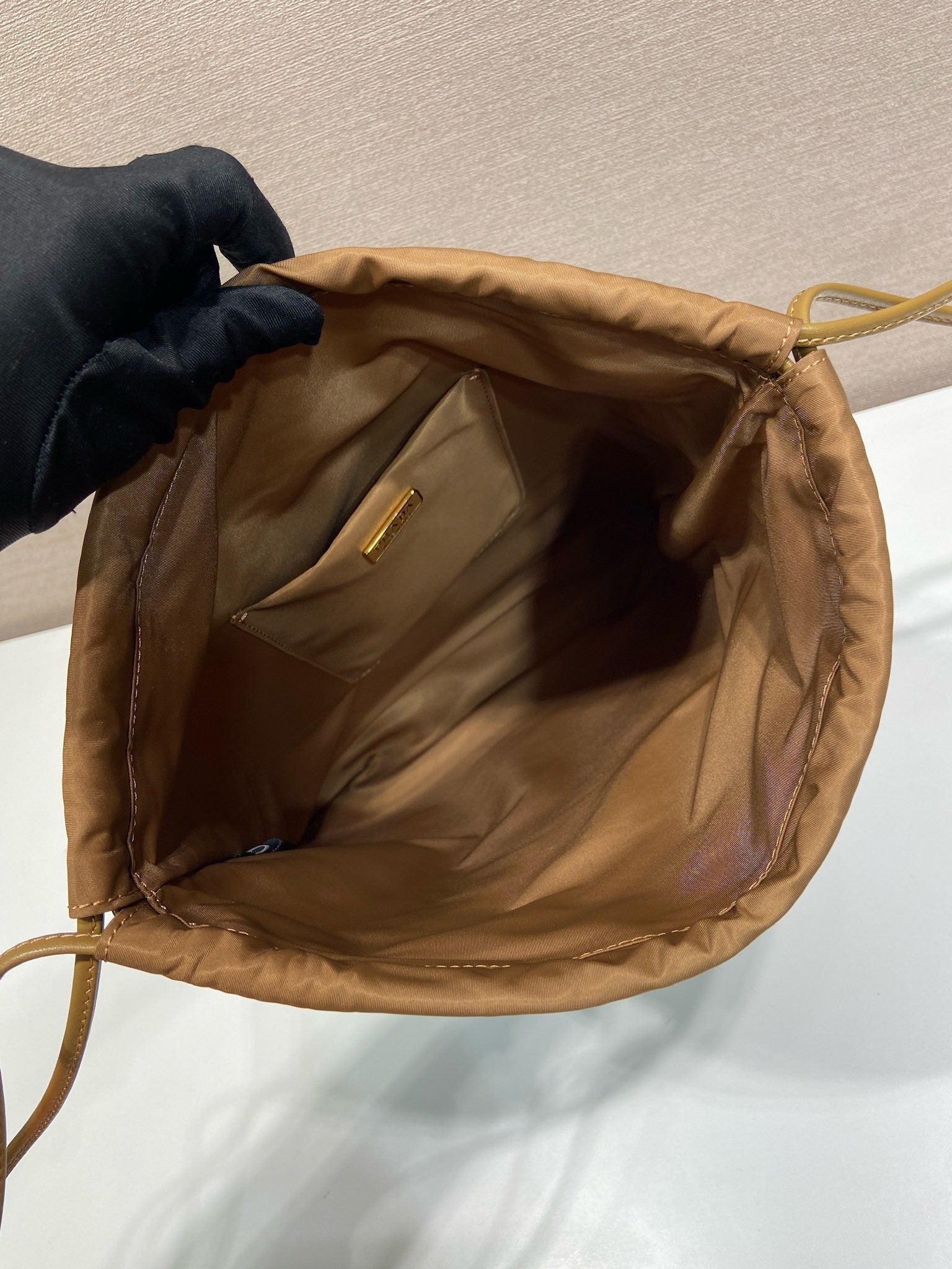 프라다 리나일론 파우치