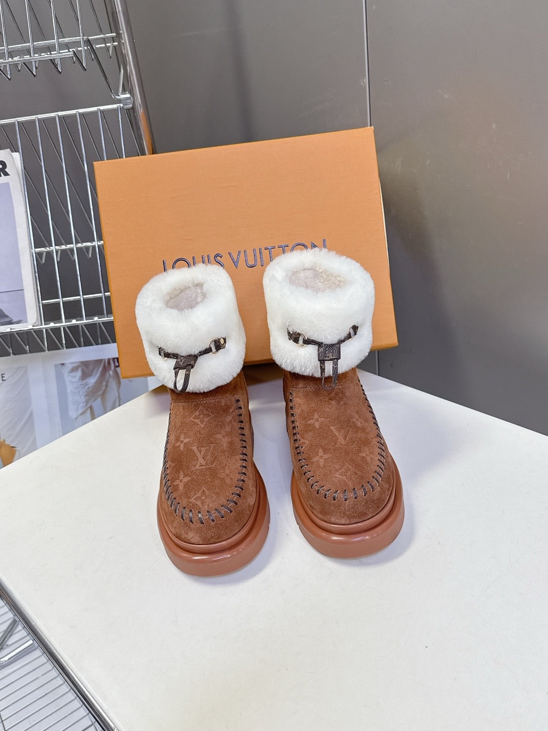 루이비통 코르티나 앵클 부츠