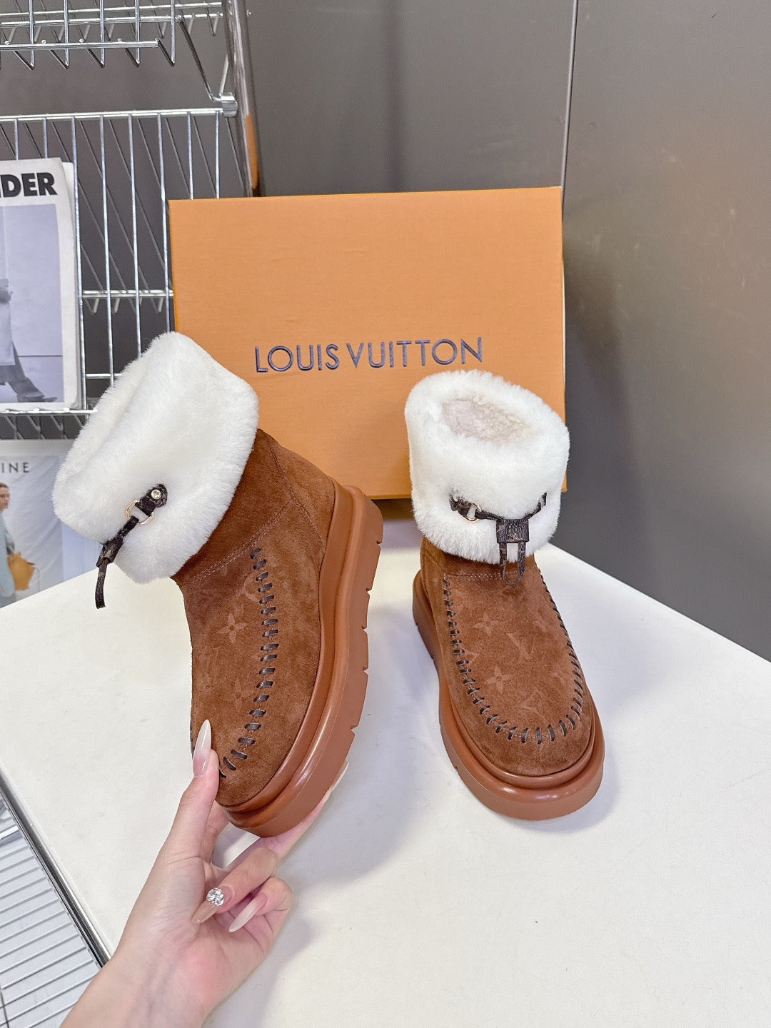 루이비통 코르티나 앵클 부츠