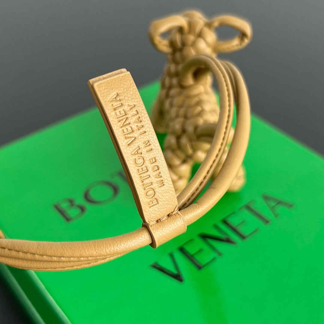 보테가 베네타 도그 백참