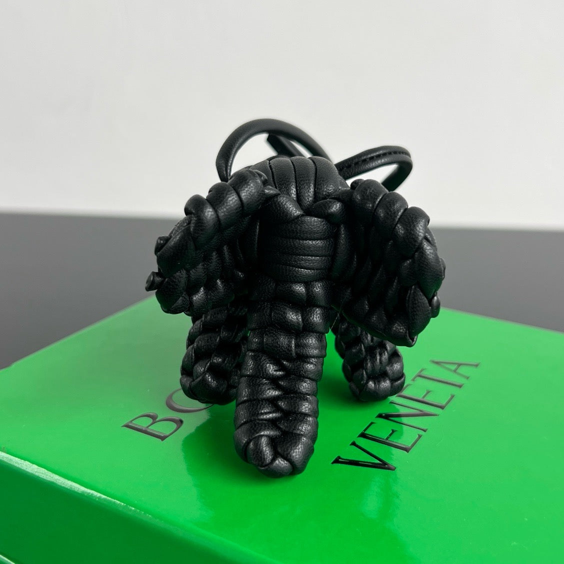 보테가 베네타 엘리펀트 백참