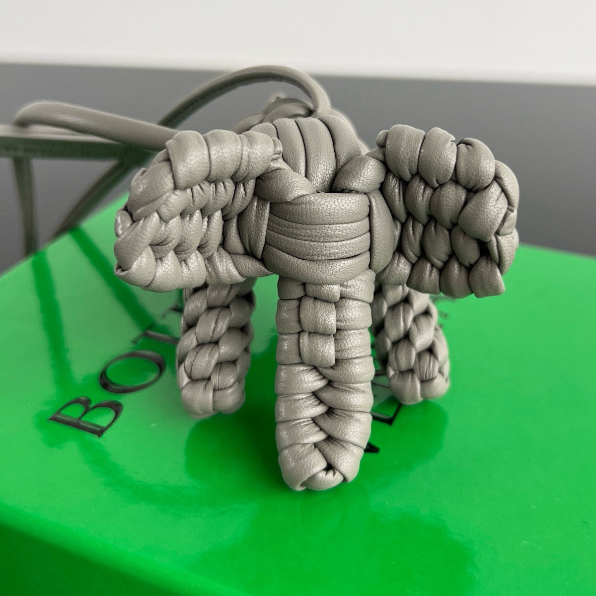 보테가 베네타 엘리펀트 백참