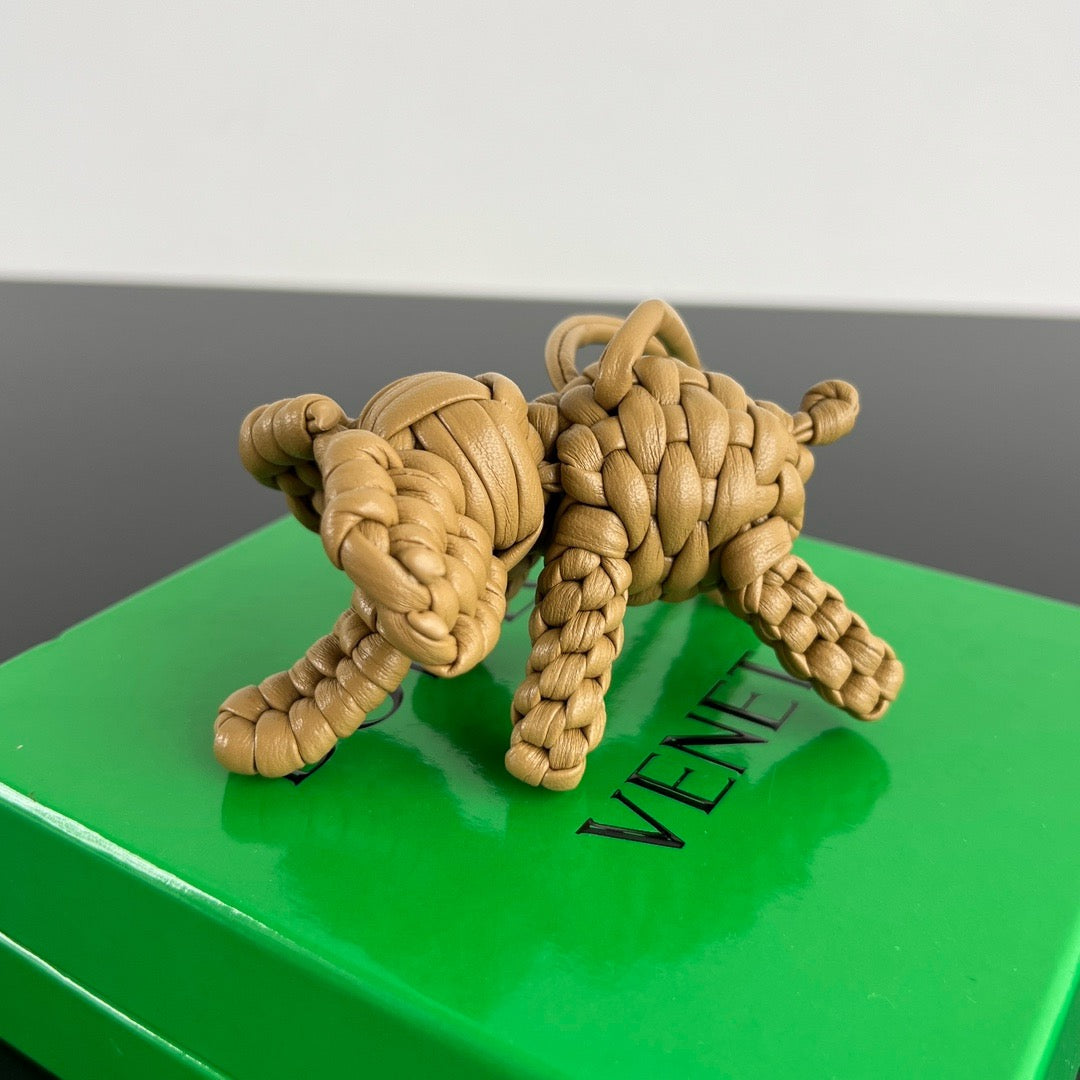 보테가 베네타 엘리펀트 백참