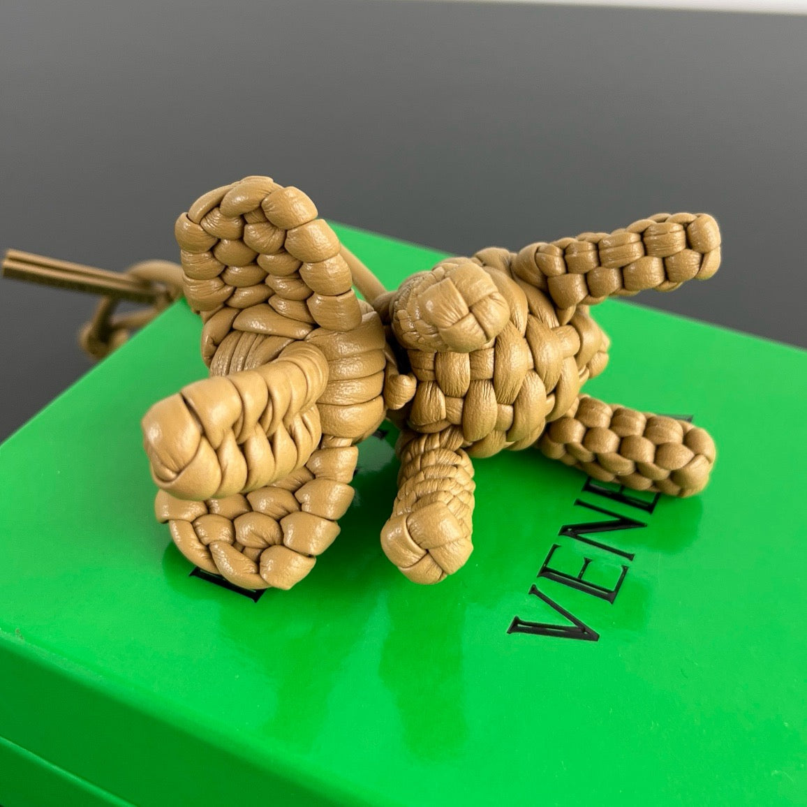 보테가 베네타 엘리펀트 백참