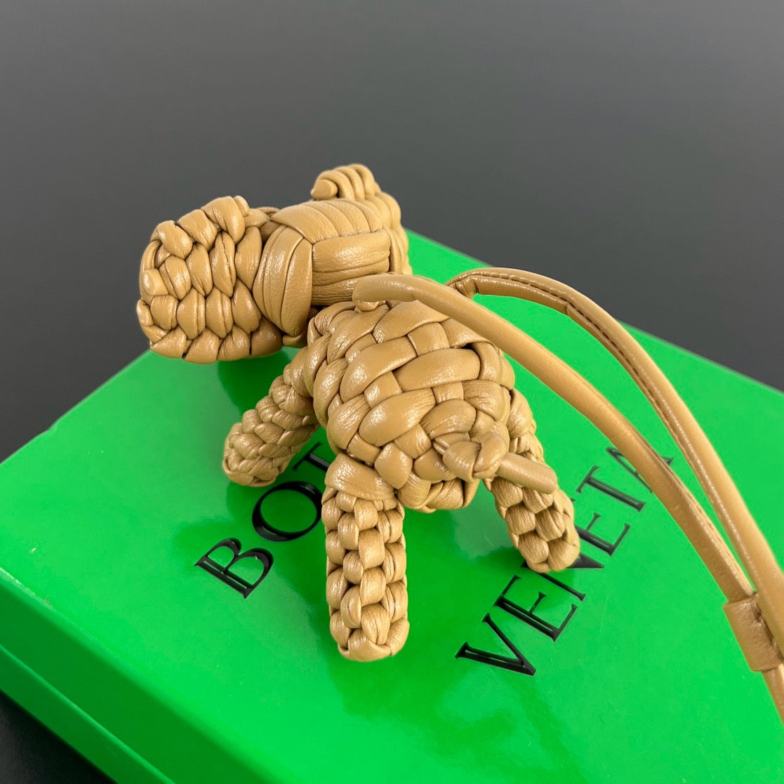 보테가 베네타 엘리펀트 백참