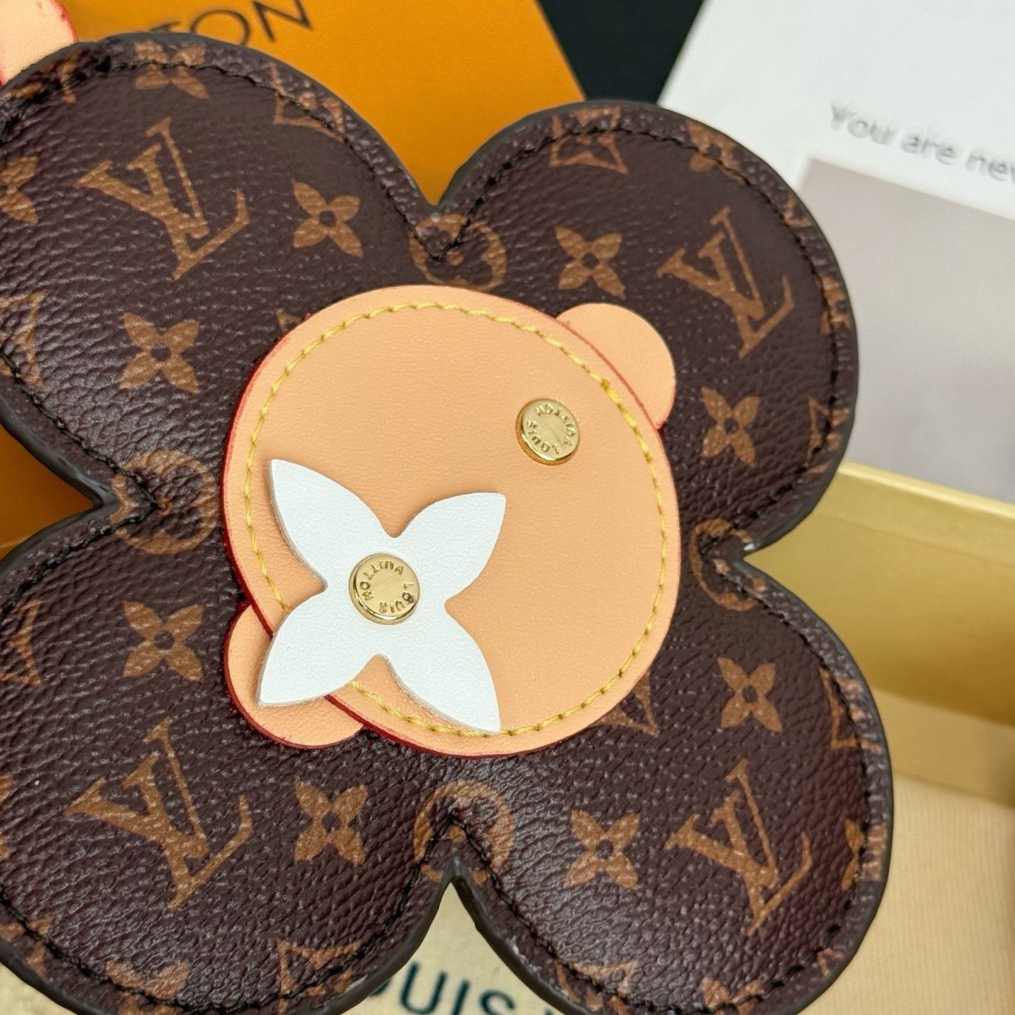 루이비통 비비엔 헤드 모노그램 미러 키 홀더