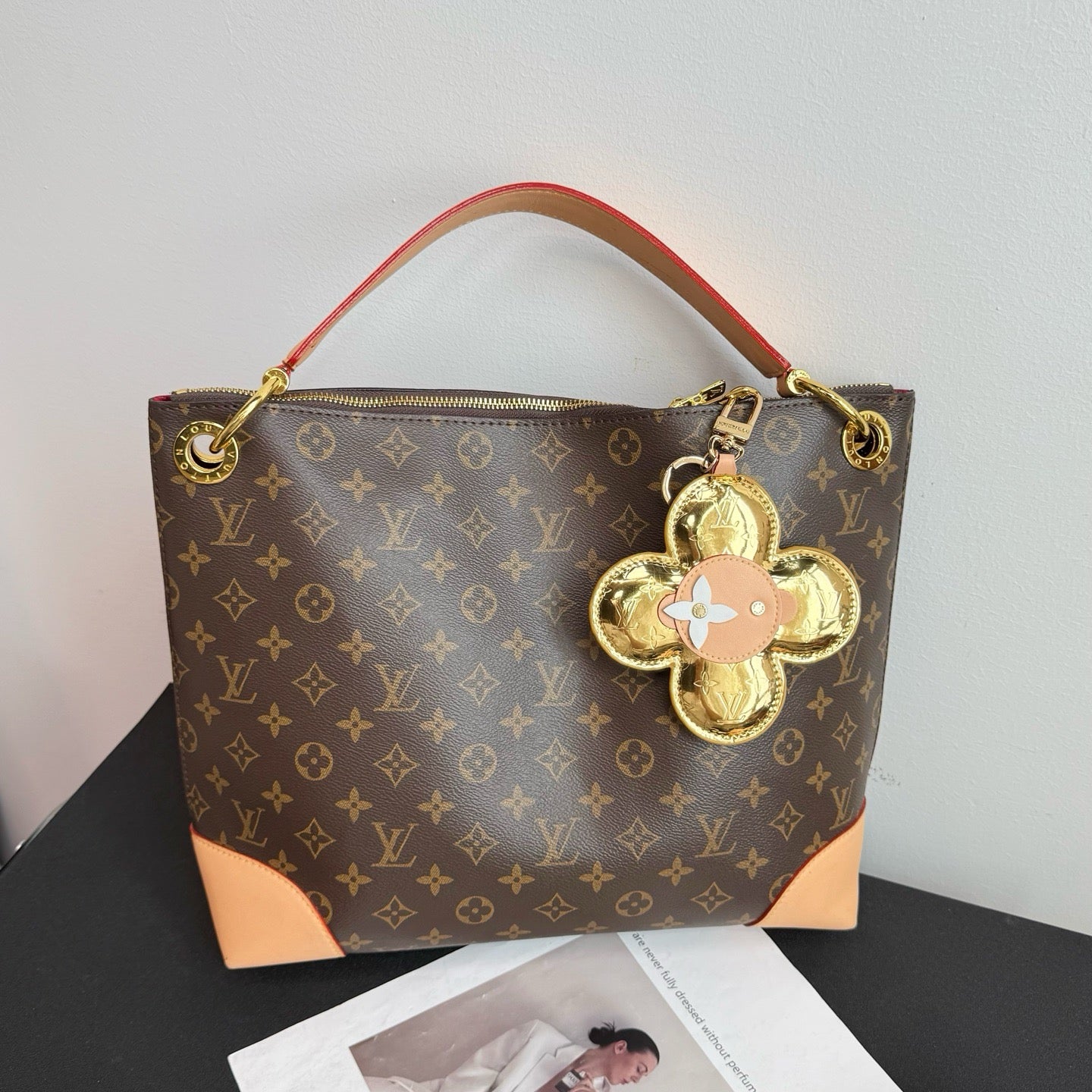 루이비통 비비엔 헤드 모노그램 미러 키 홀더